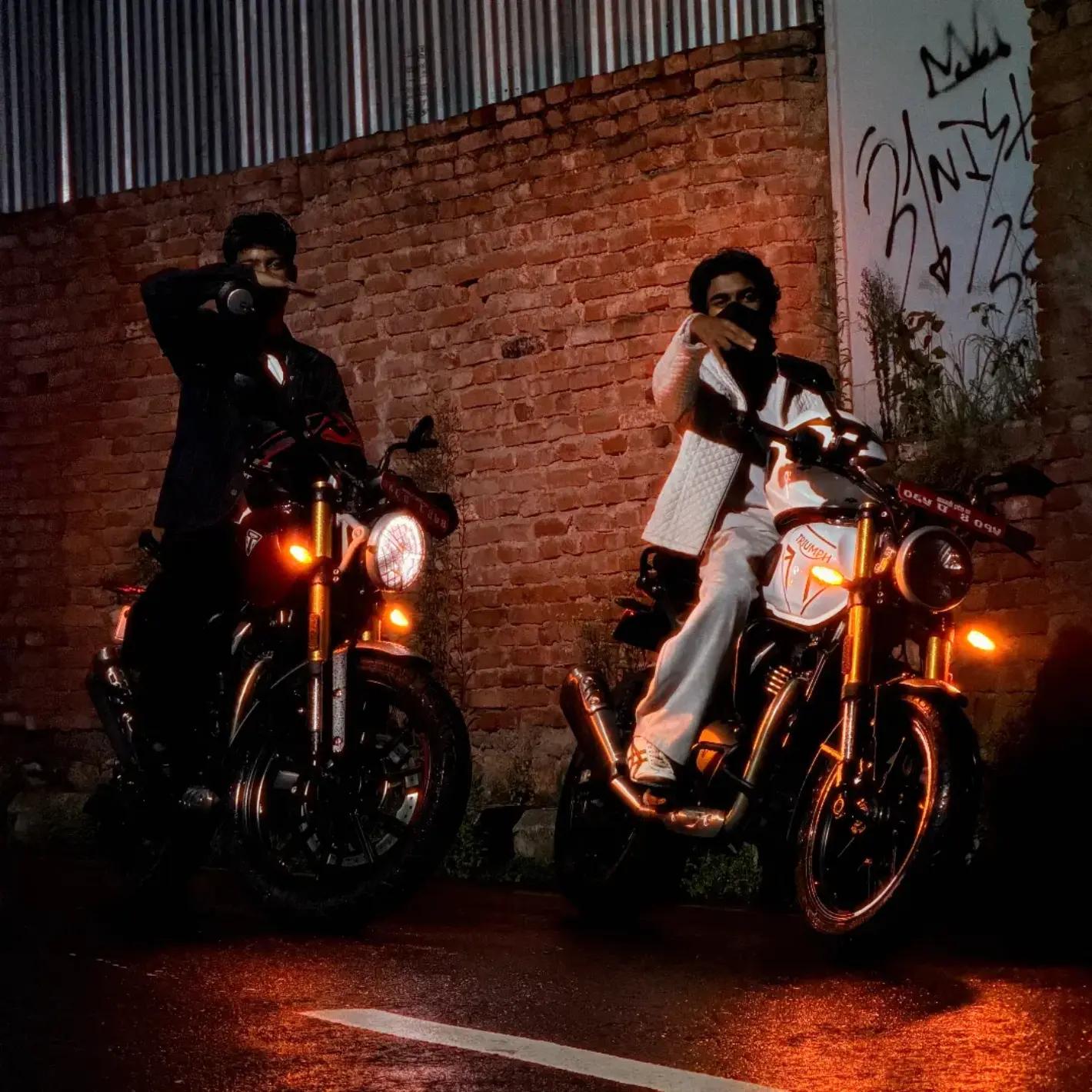 @CHIRAYU🌩🏍️