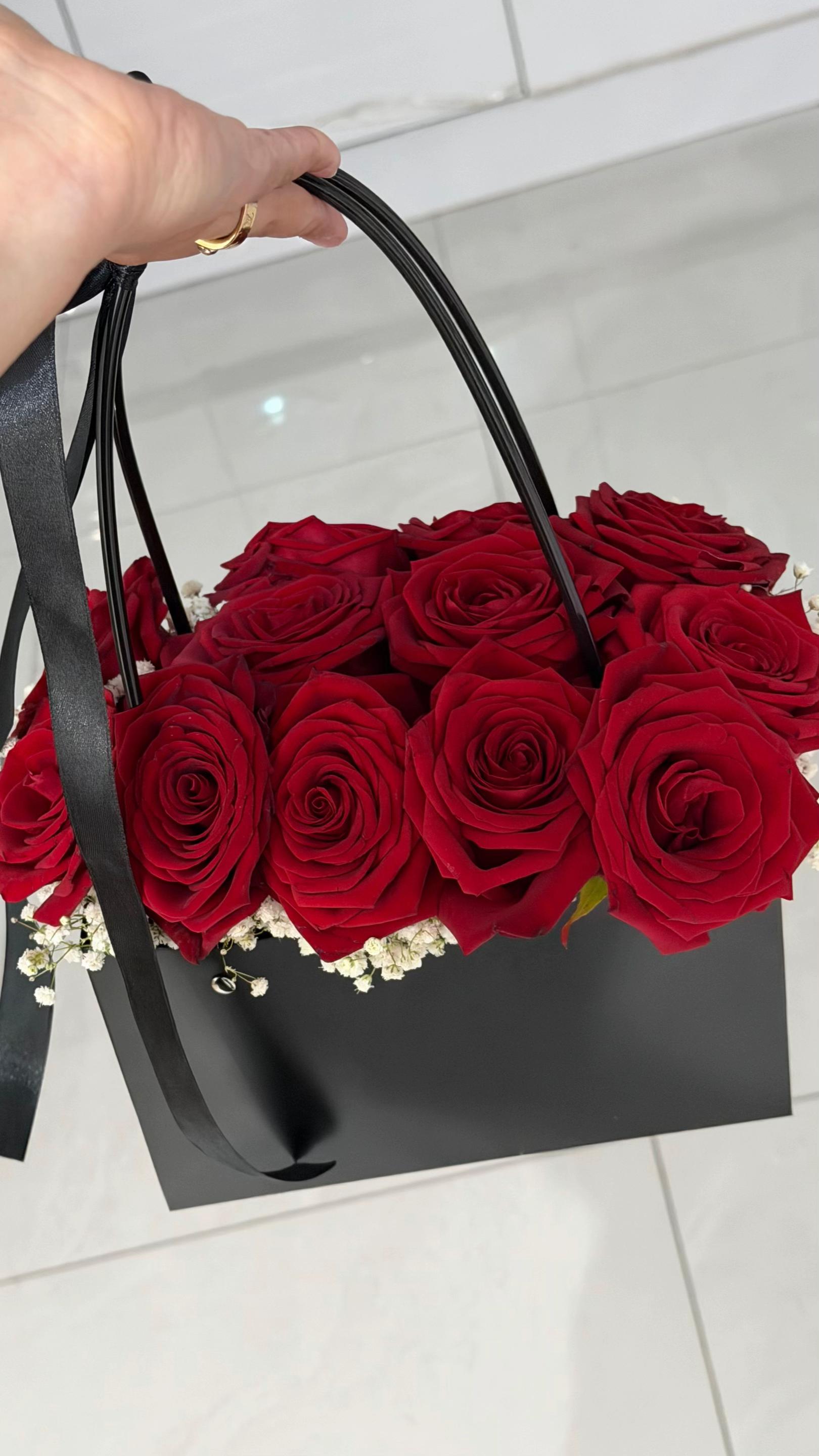 @THE BOUQUET BOX