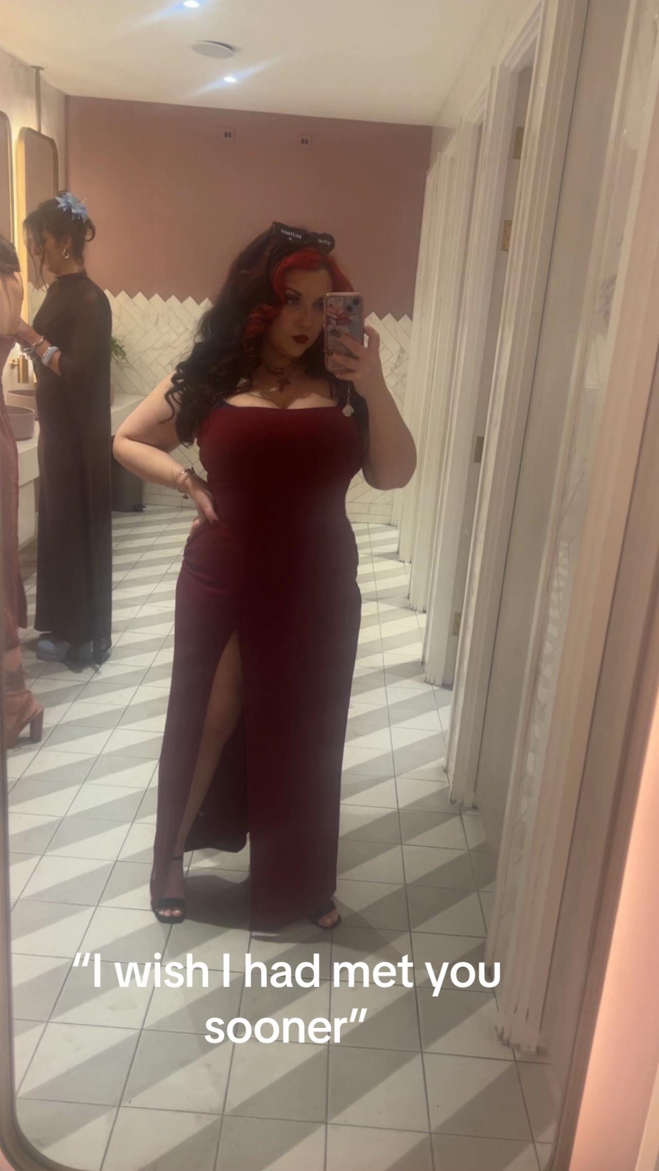 @Venus Devine ❤️🖤