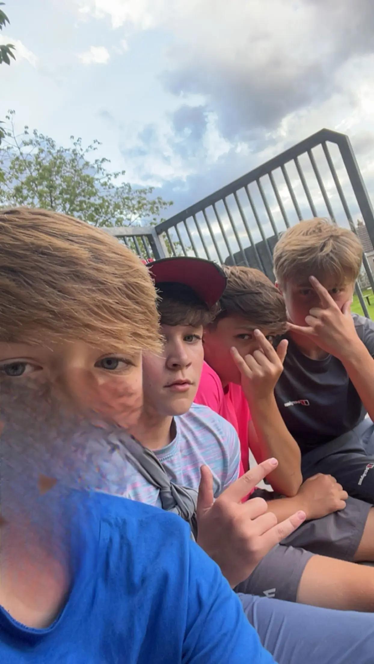 @Riley⚡️🤟
