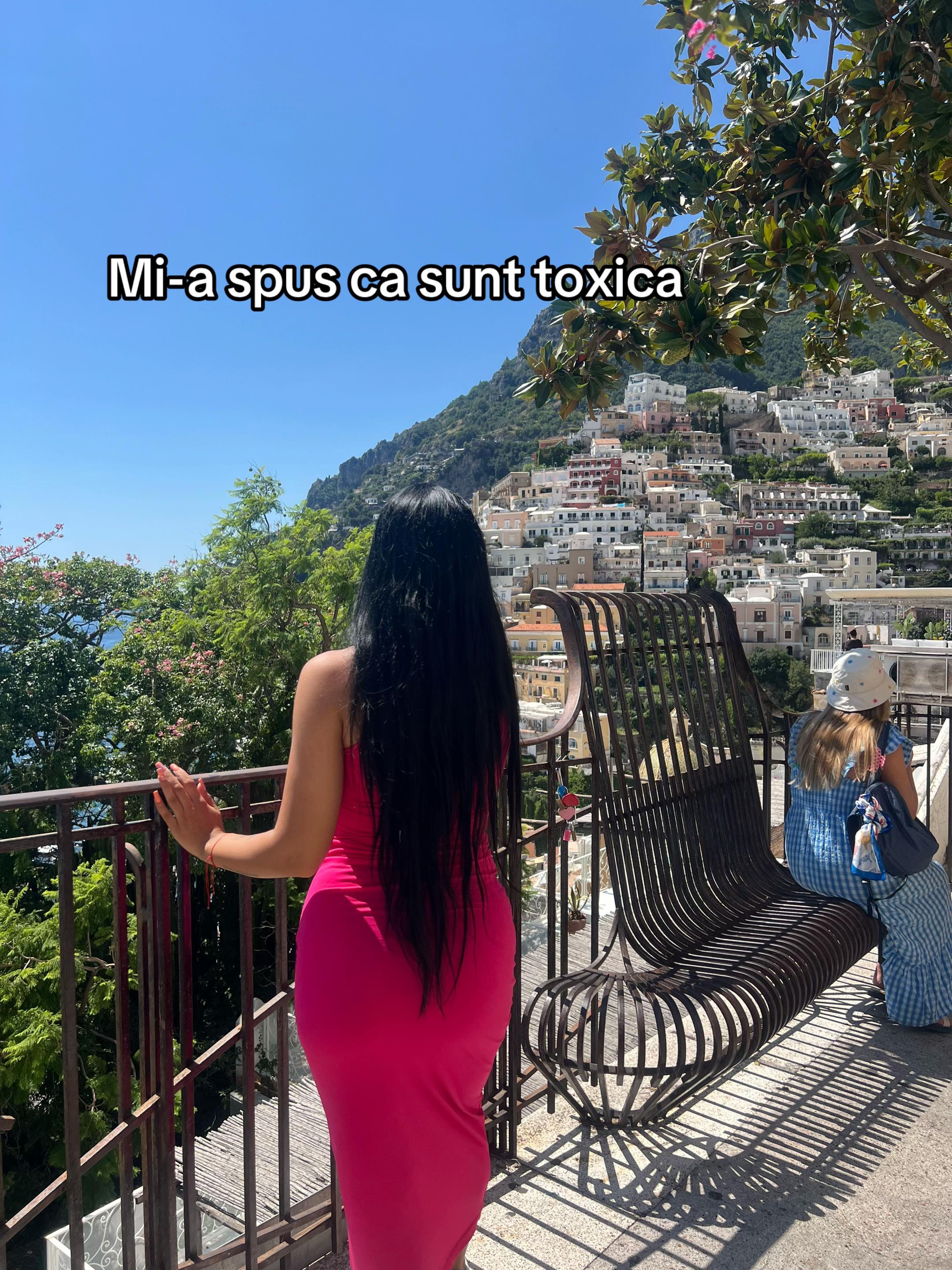 @Roxanaaa