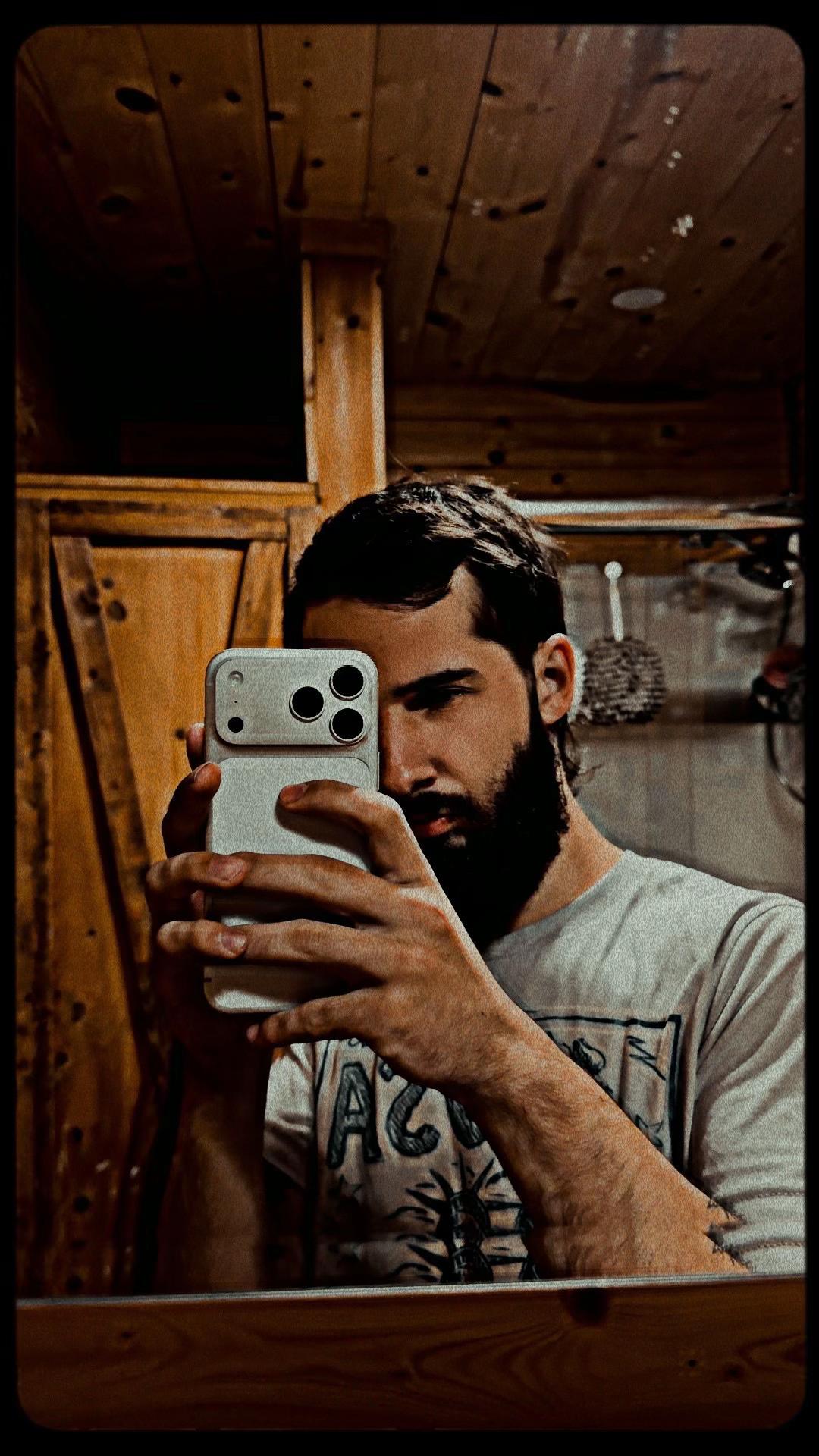 @🕊️Arnoster_is_hongor🕊️🦏