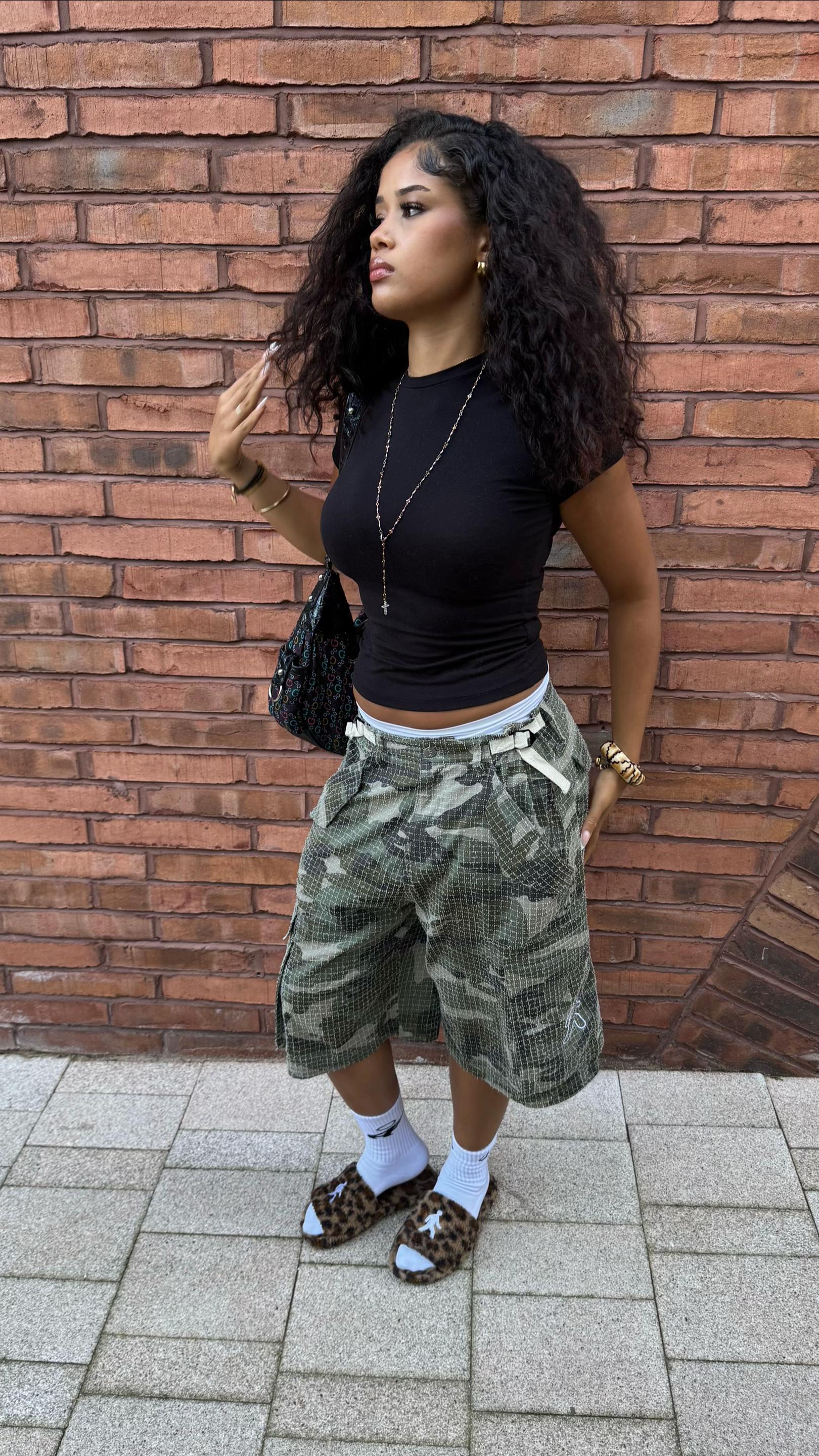 @glogirlzo