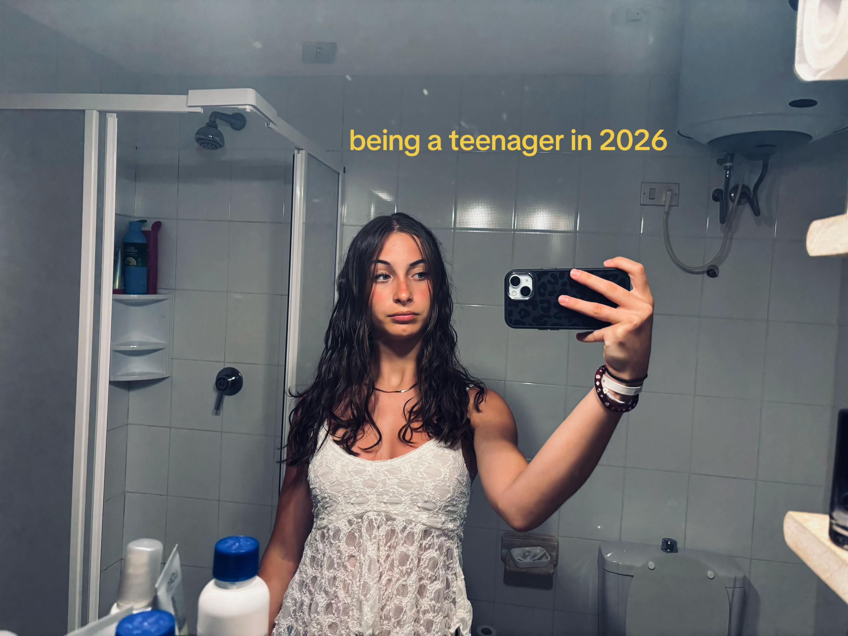 @𝟐𝟐