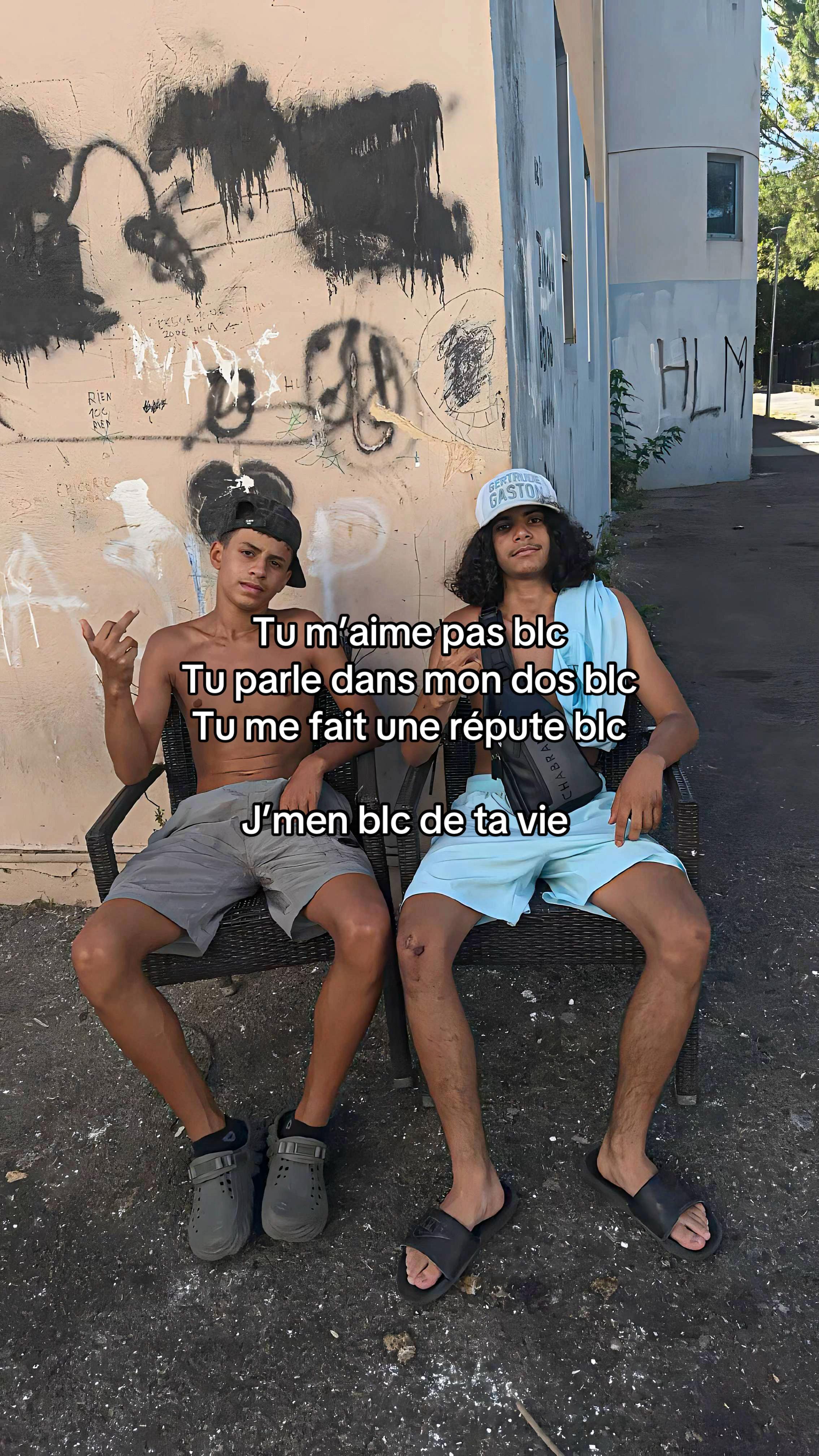 @👤