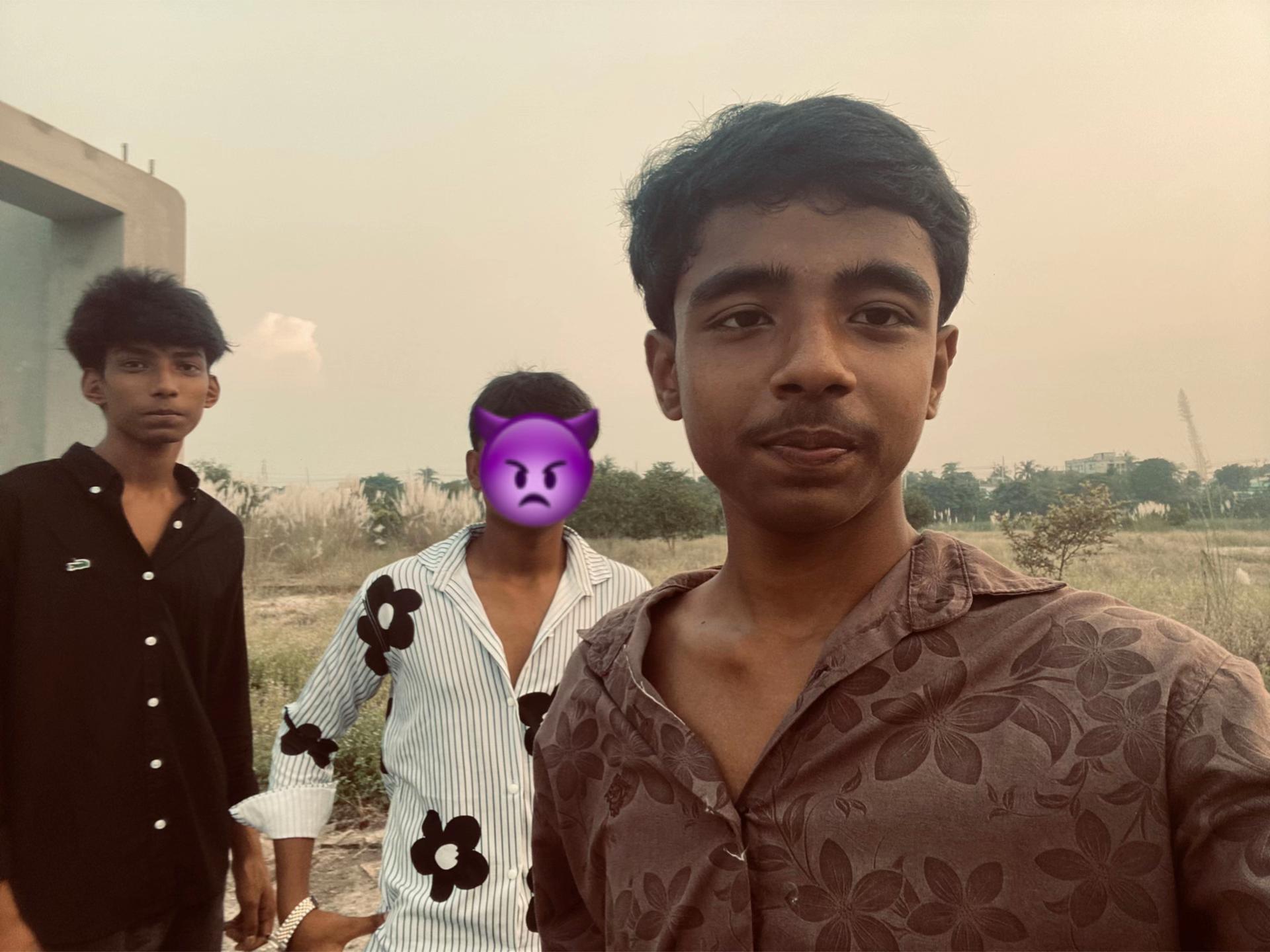 @YOUR NAHIM💫🥂🧊