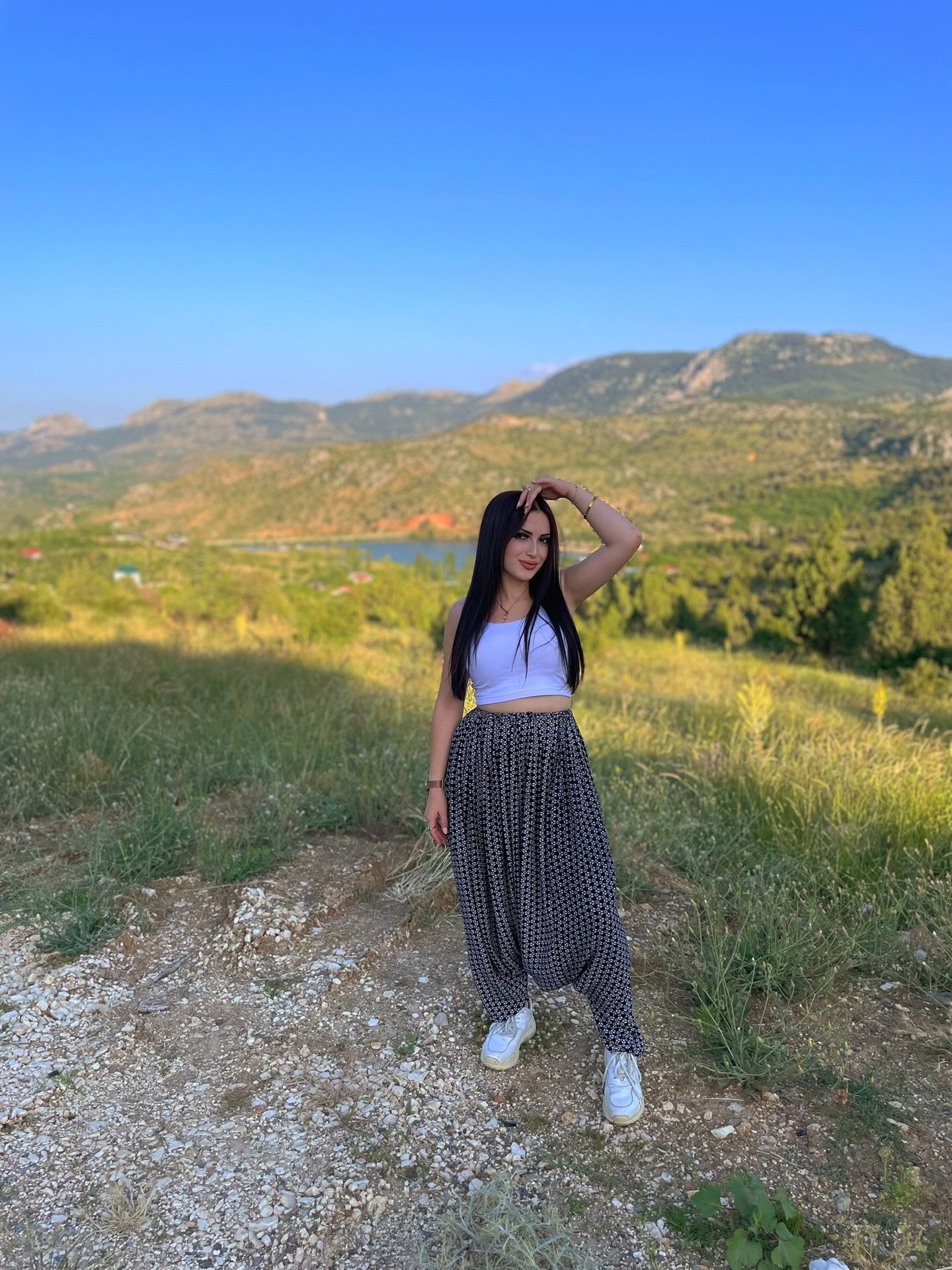 @Burcu yıldız ✨