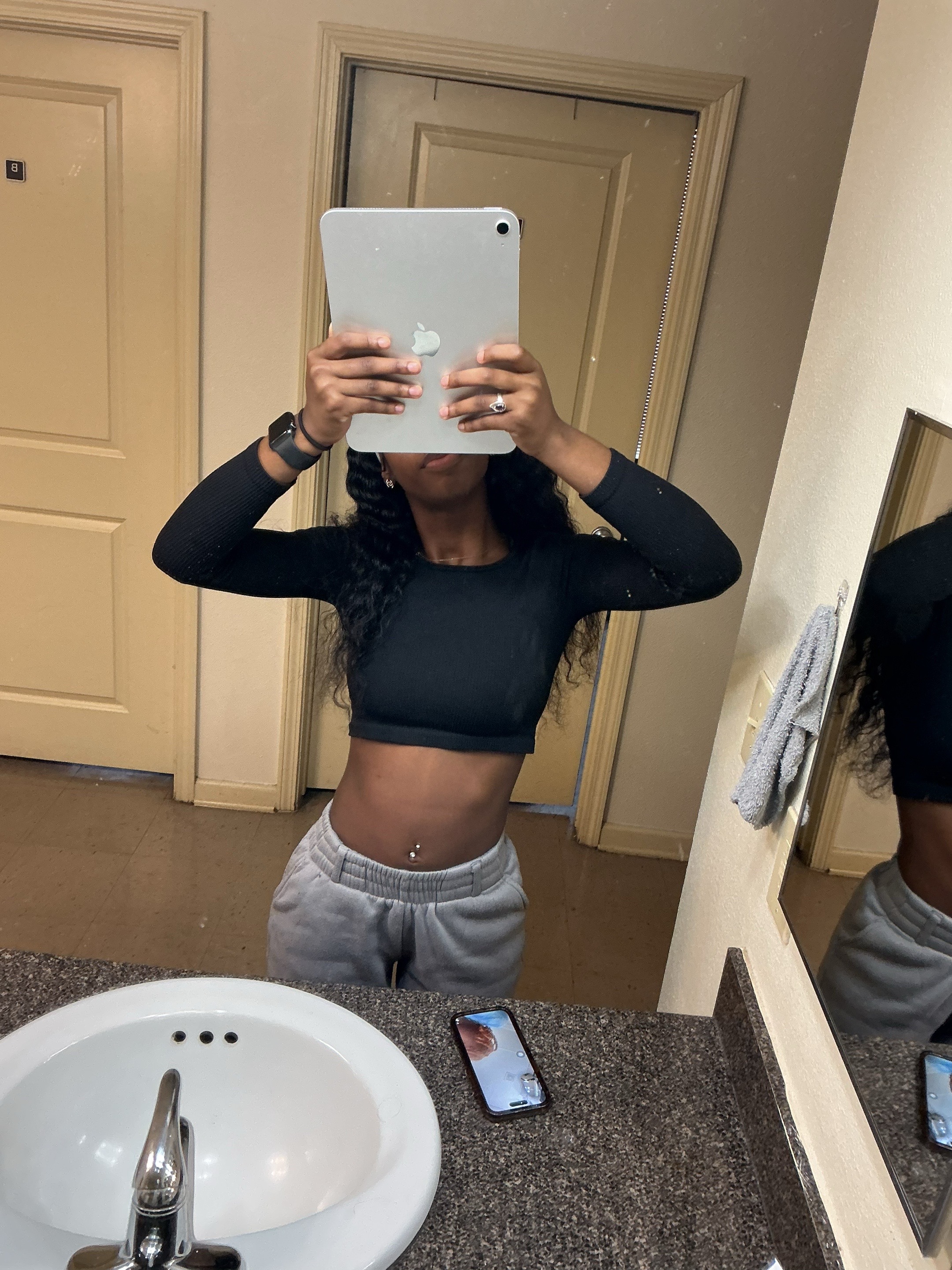@zarriahelai