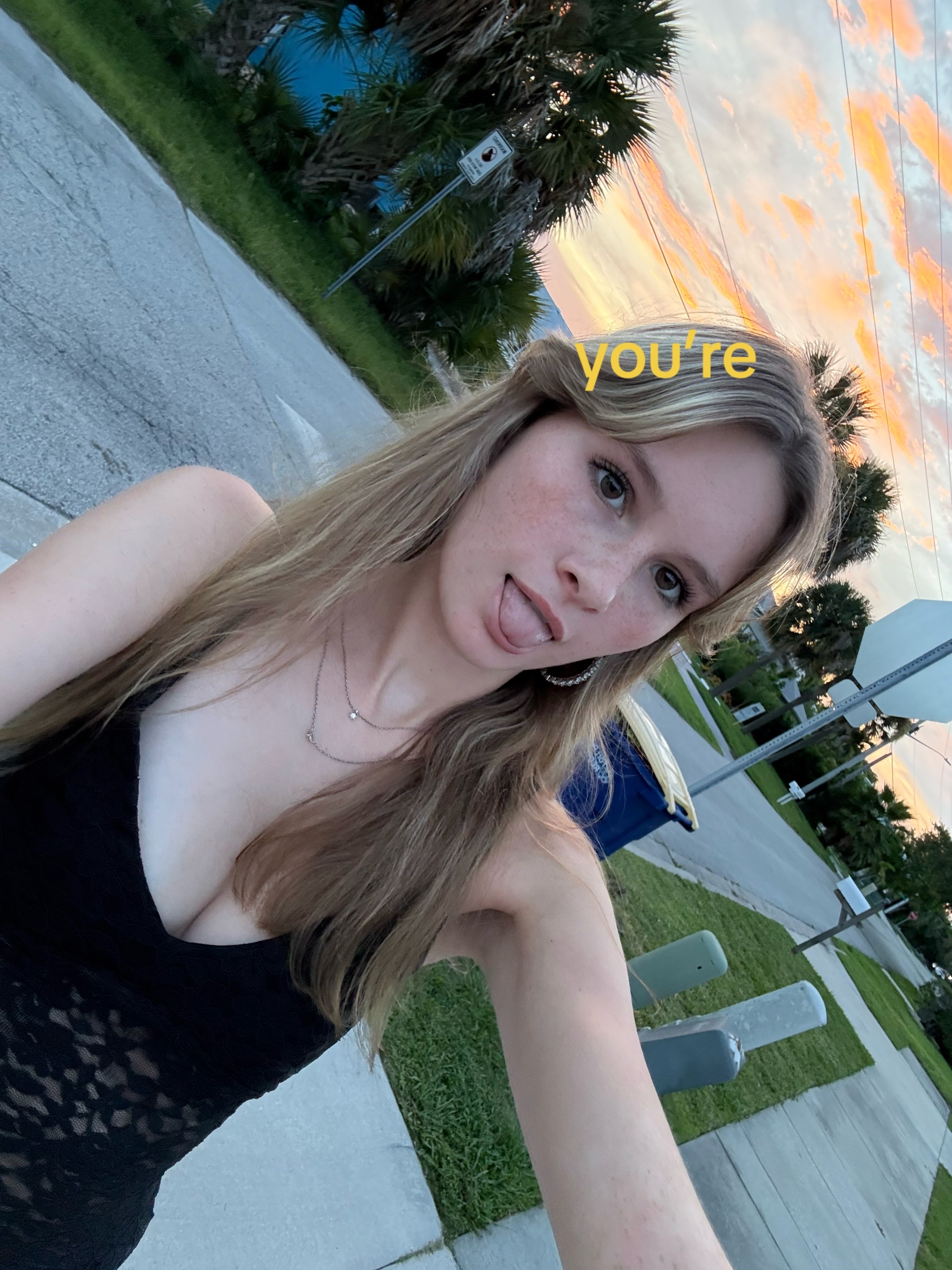 @chloeee