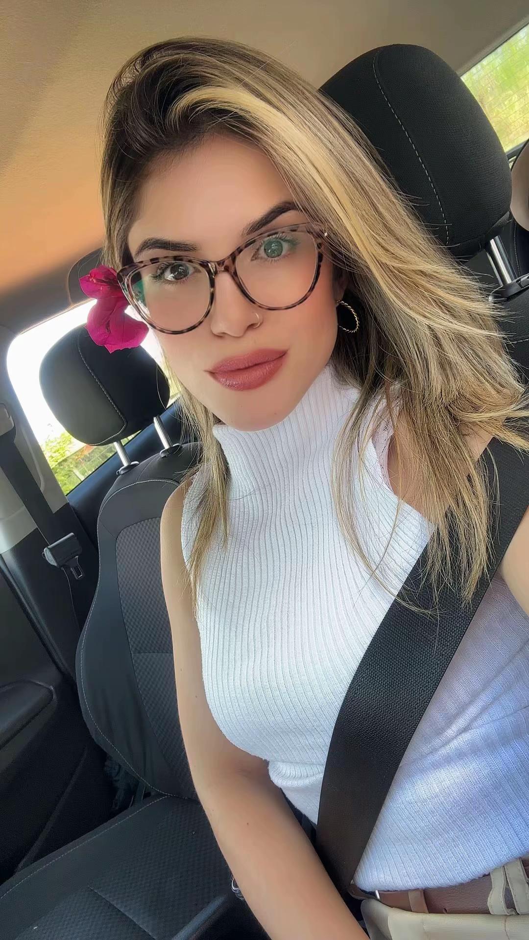 @Lari.