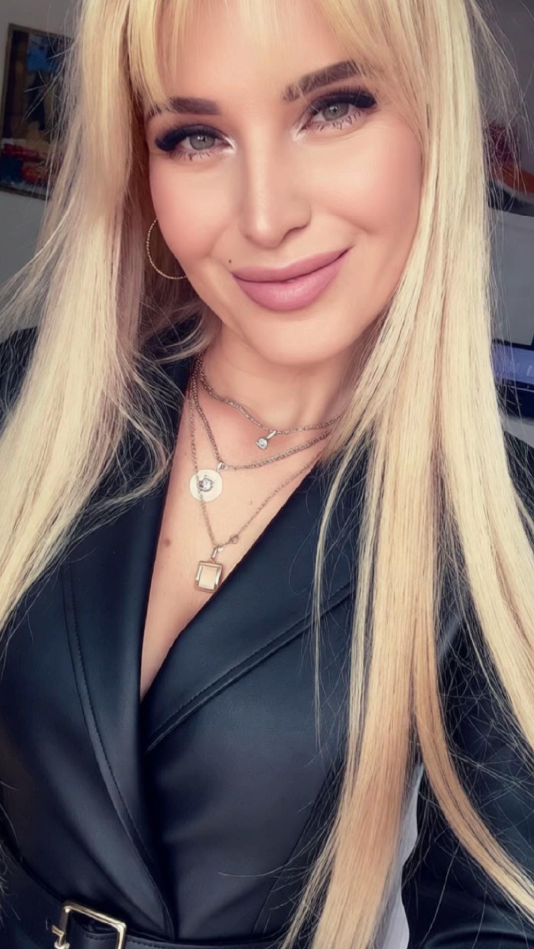 @Катюша🦂