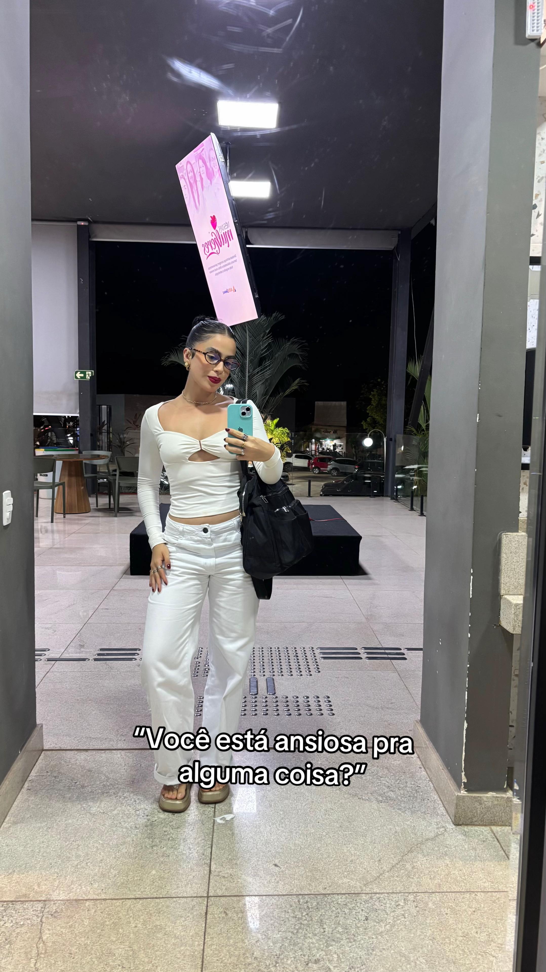 @isadora