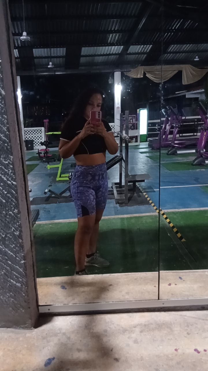 @Leslie Stefania ✨