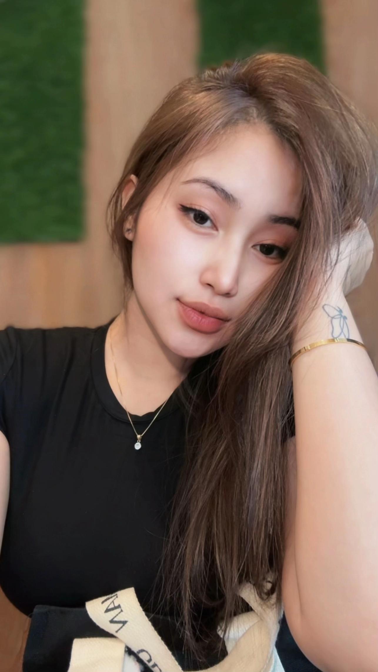 @Ly