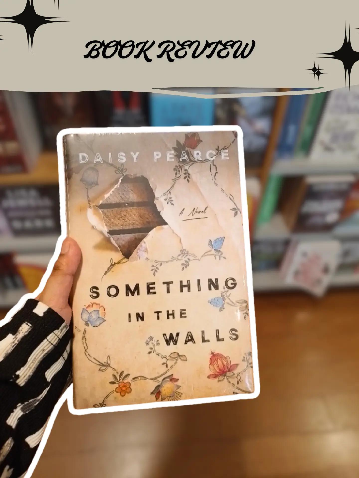 @thereshegoesreading - booktok