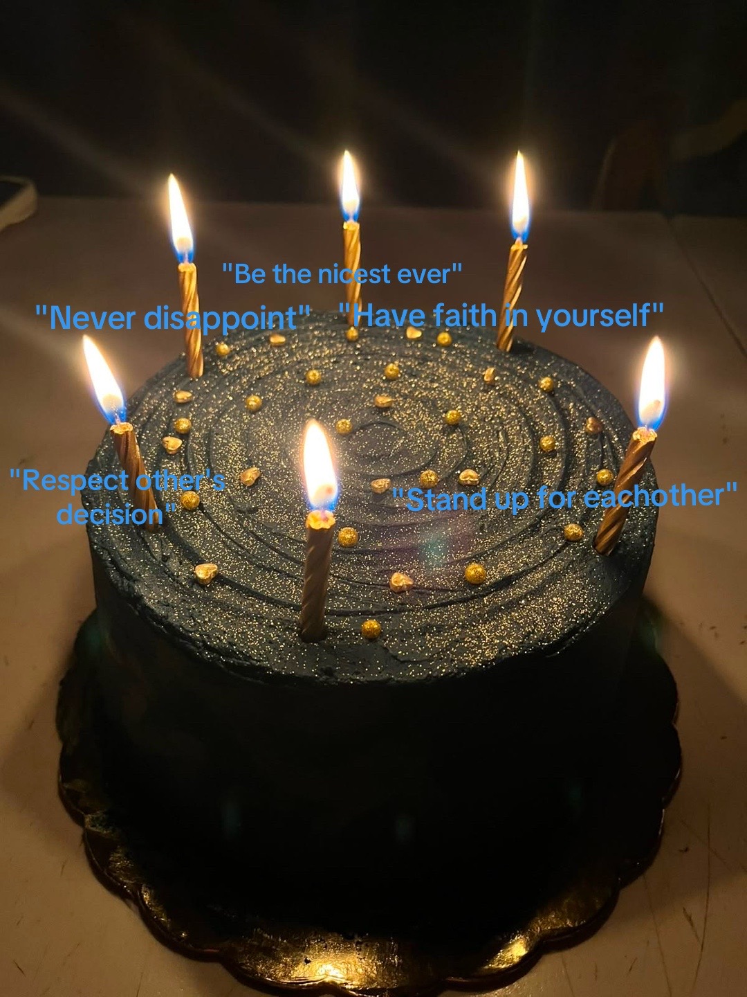 @𝓬𝓱𝓪𝓻𝓶𝓲𝓷𝓰💙