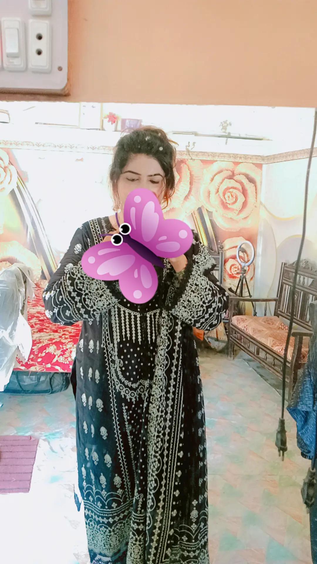 @Roshani_روشنی ✨