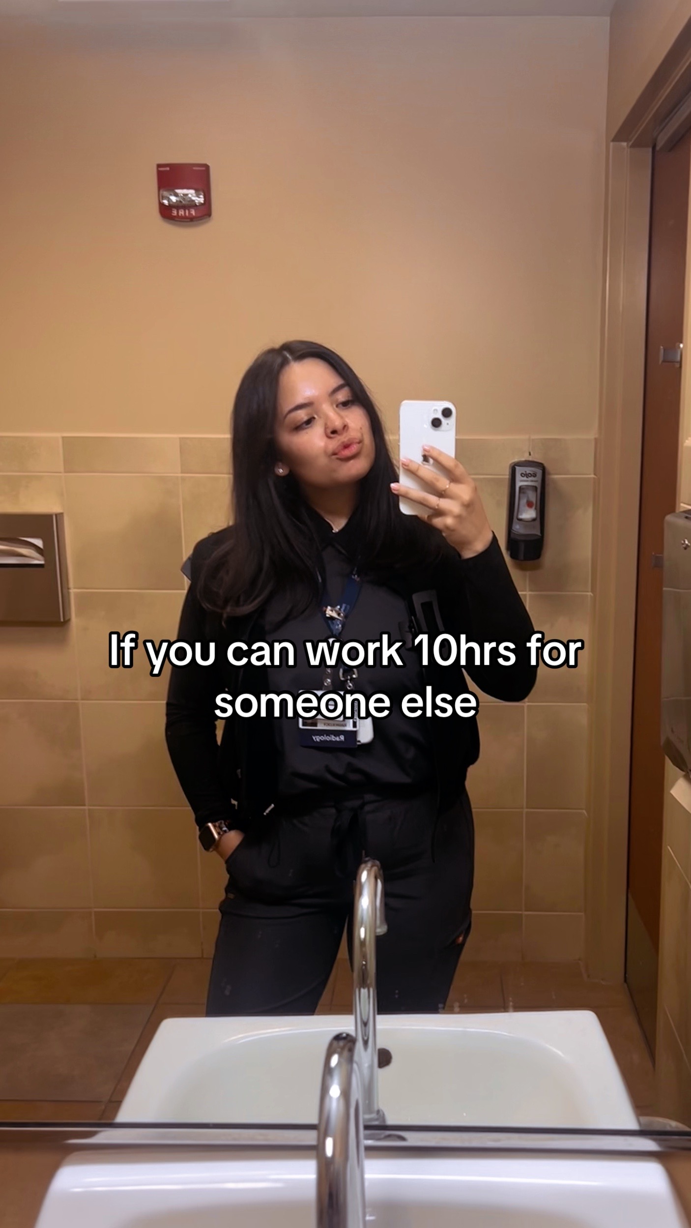 @🦦