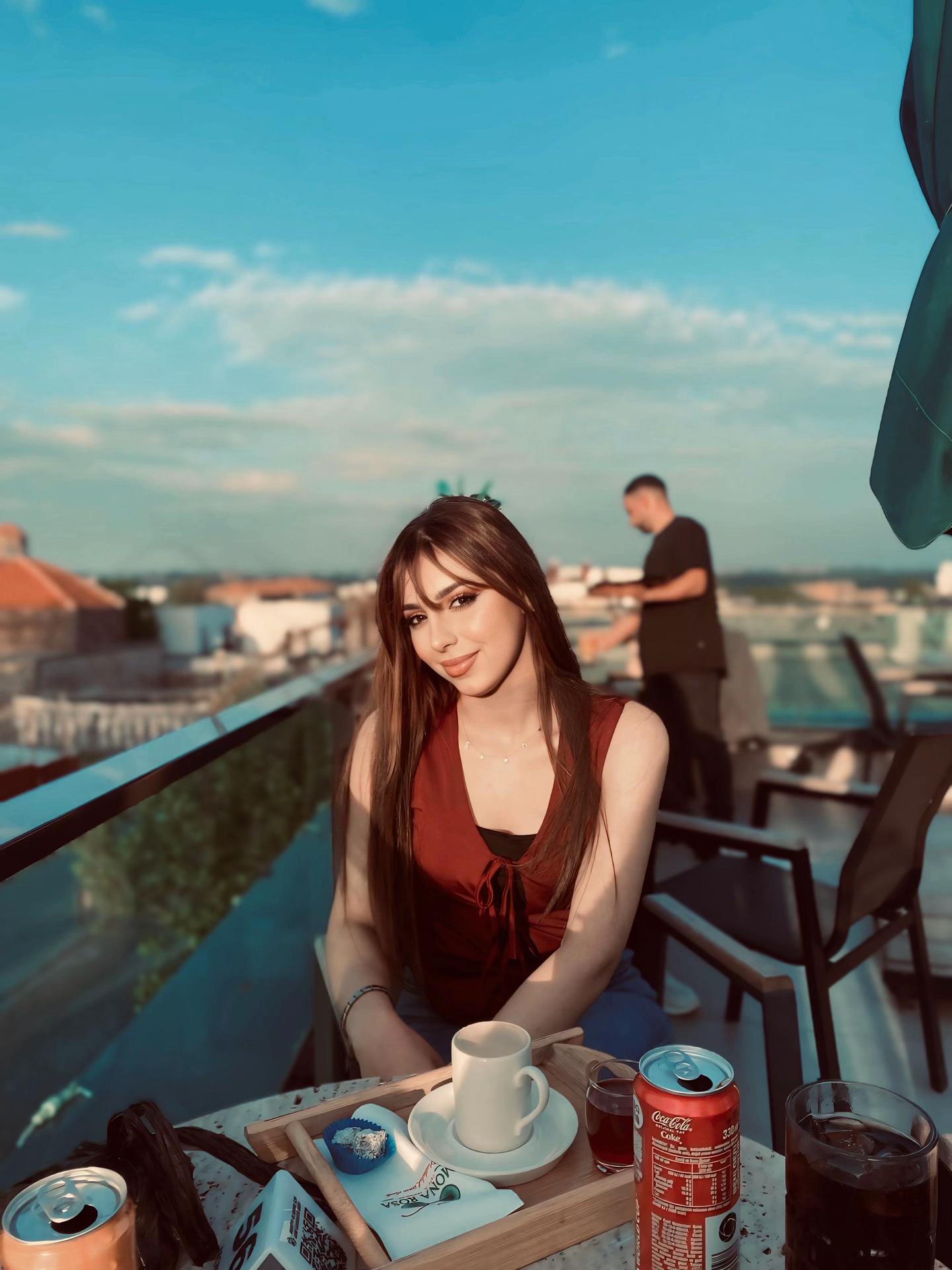 @𝘙.𝘌