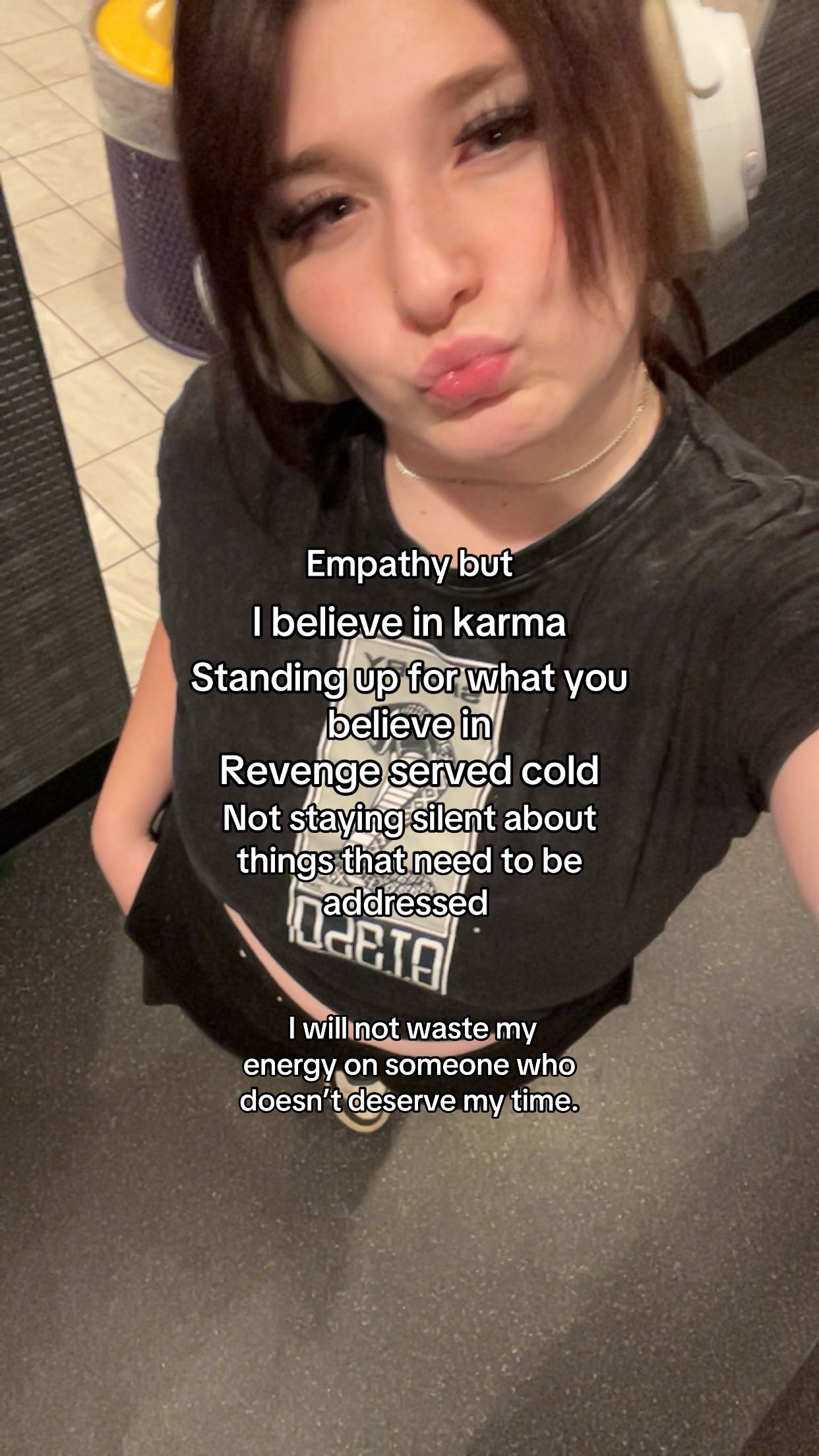 @𝓈𝒽𝑒𝓁𝒷𝓎🦇