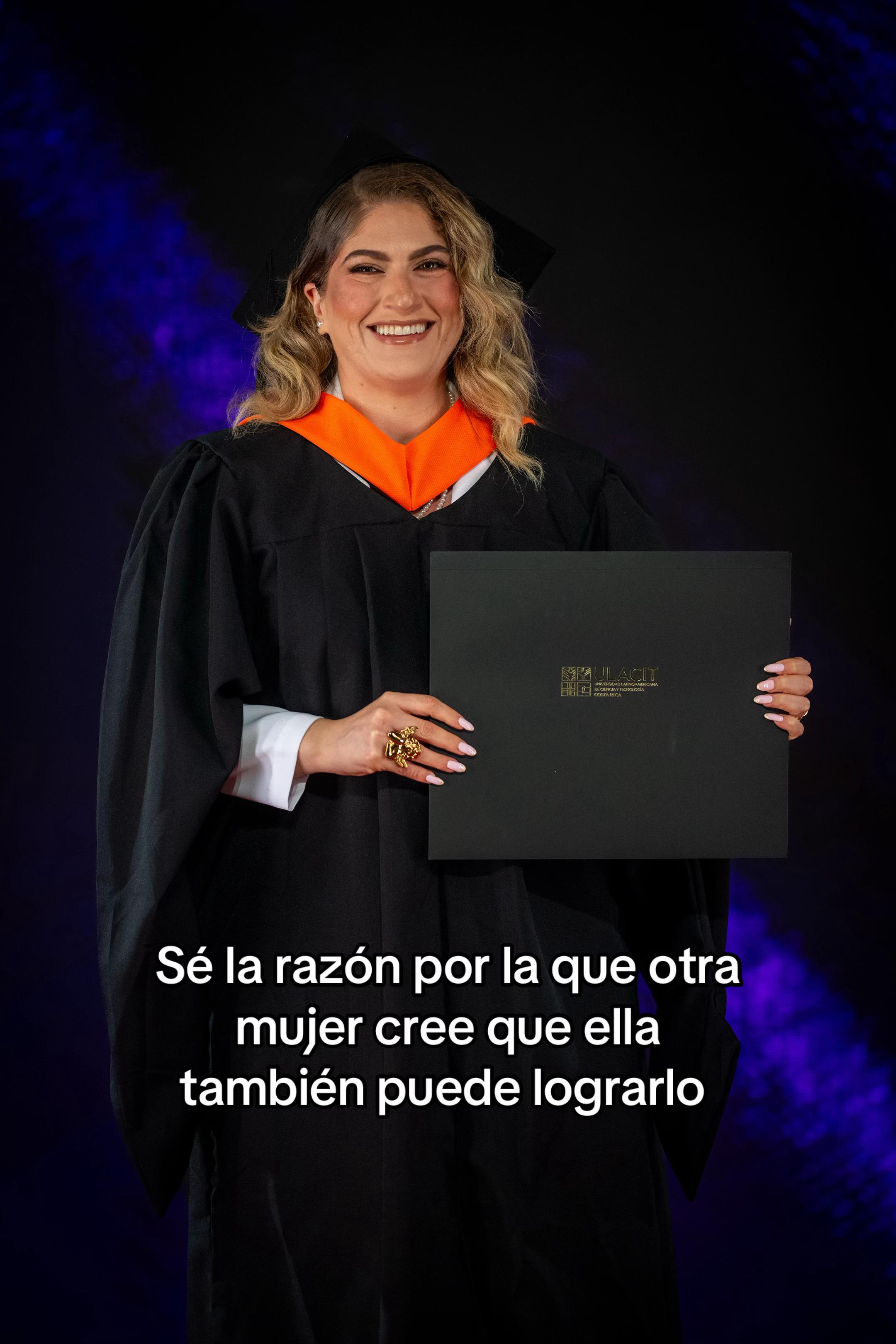 @Ana María