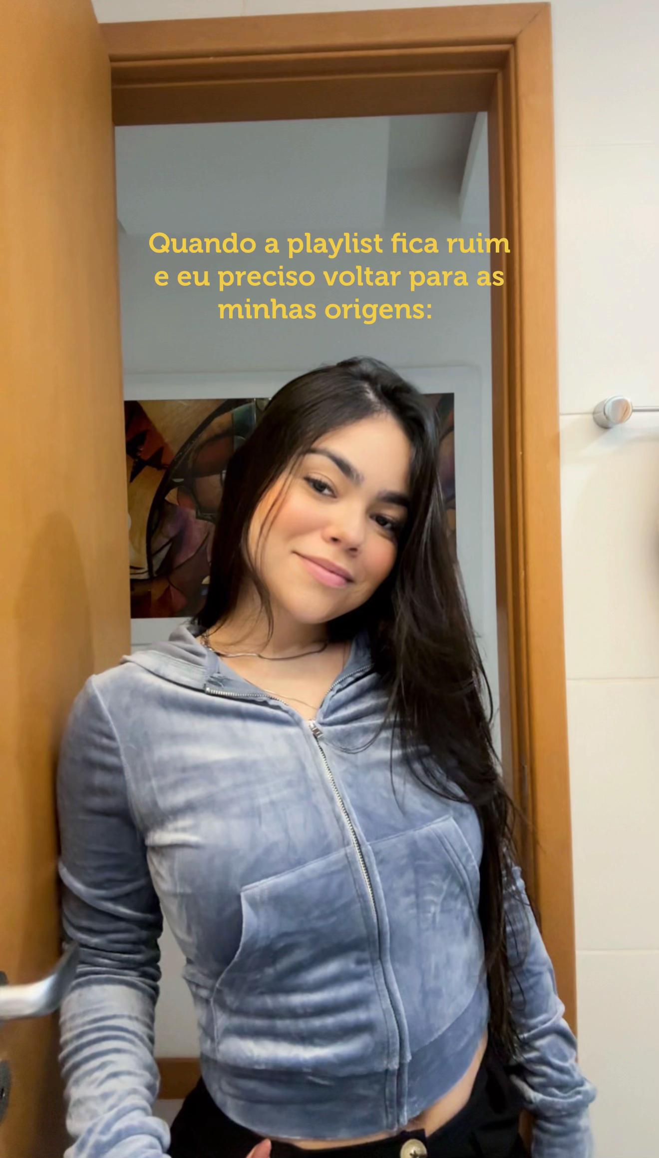 @Julia Calabria