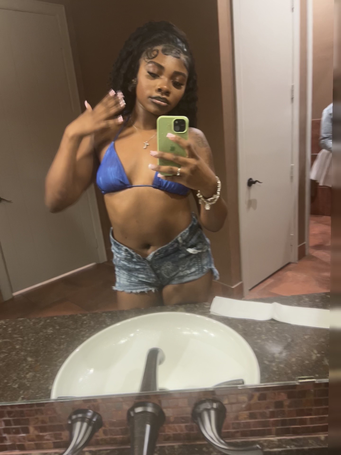 @Mrsss.trin💋
