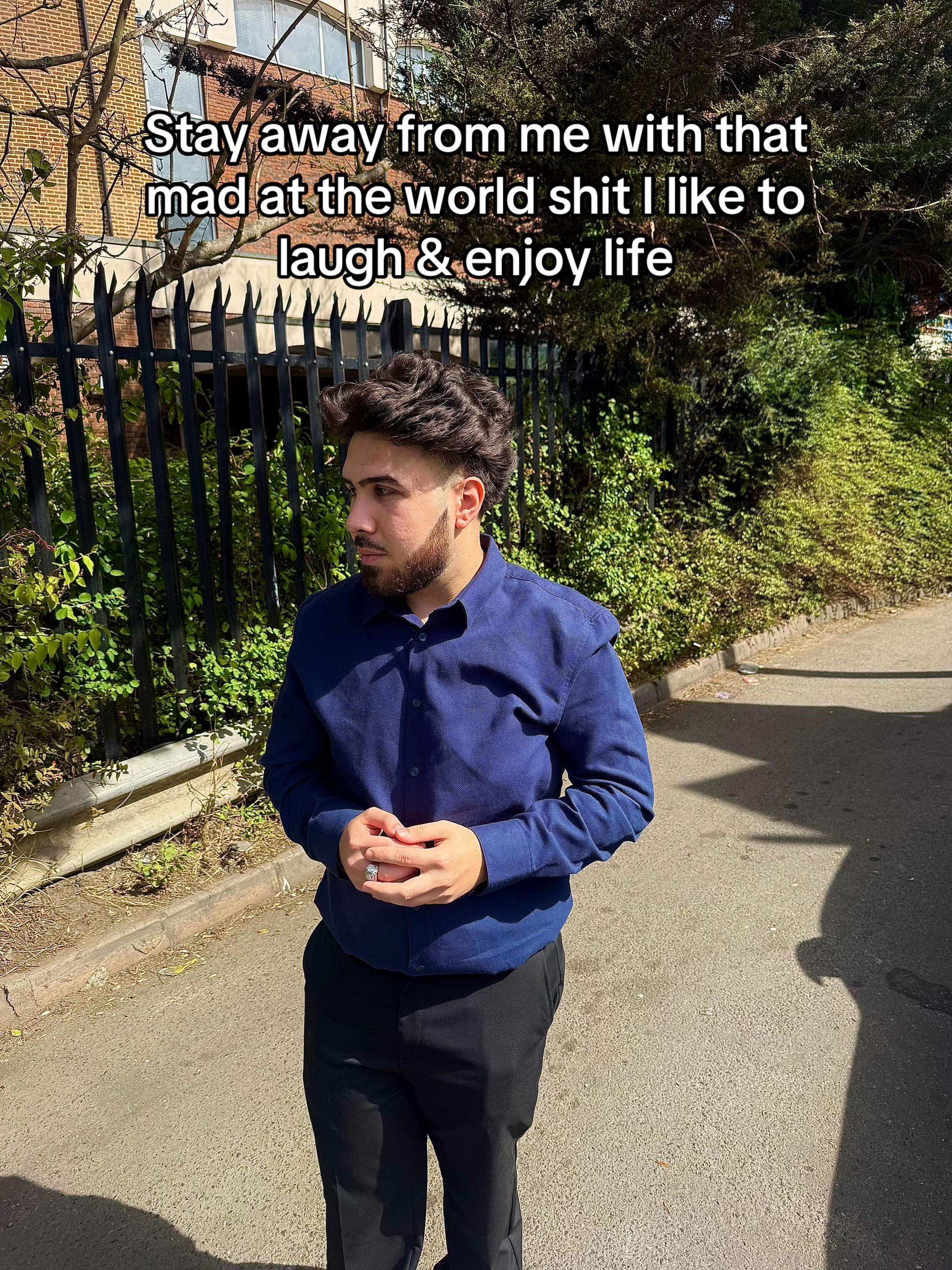 @Sam🤩