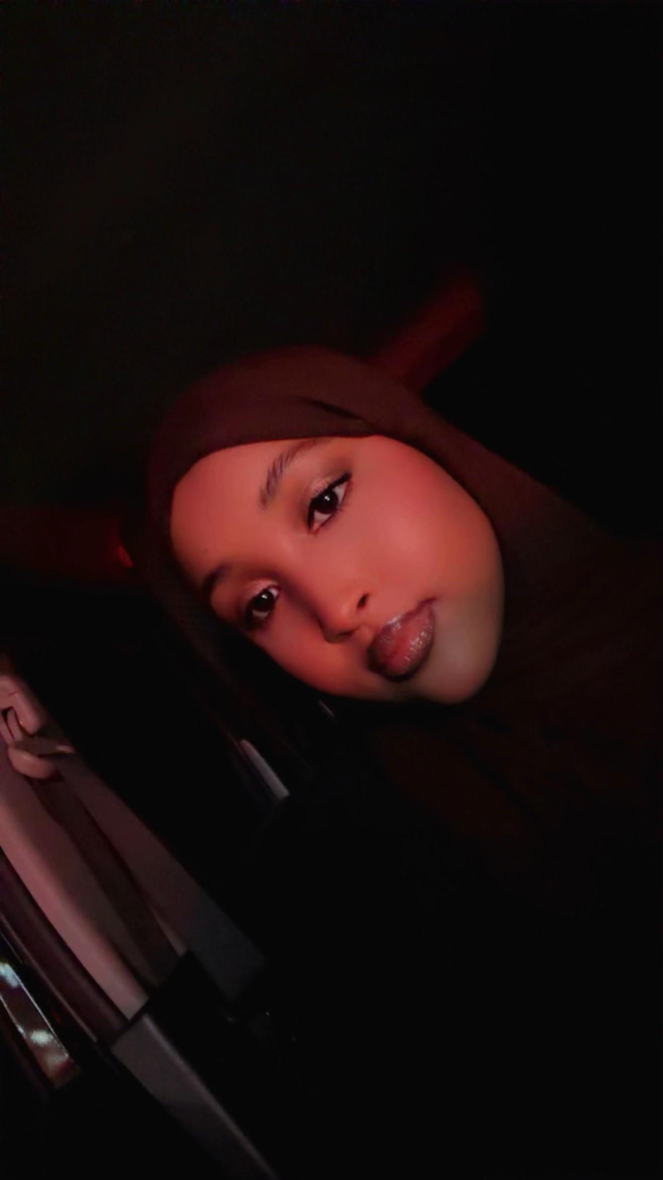@Hani🍯🖤