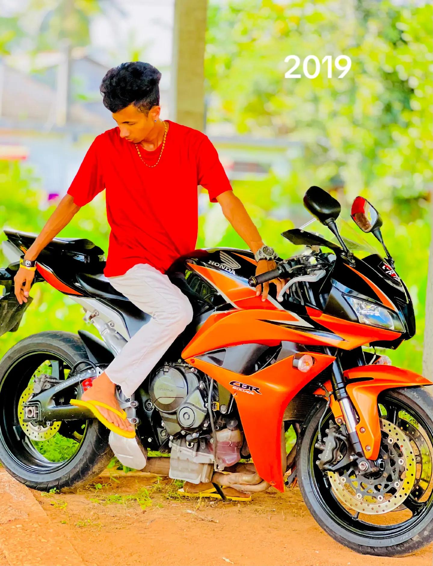 @ᴛʜᴀʀɪɴᴅᴜ