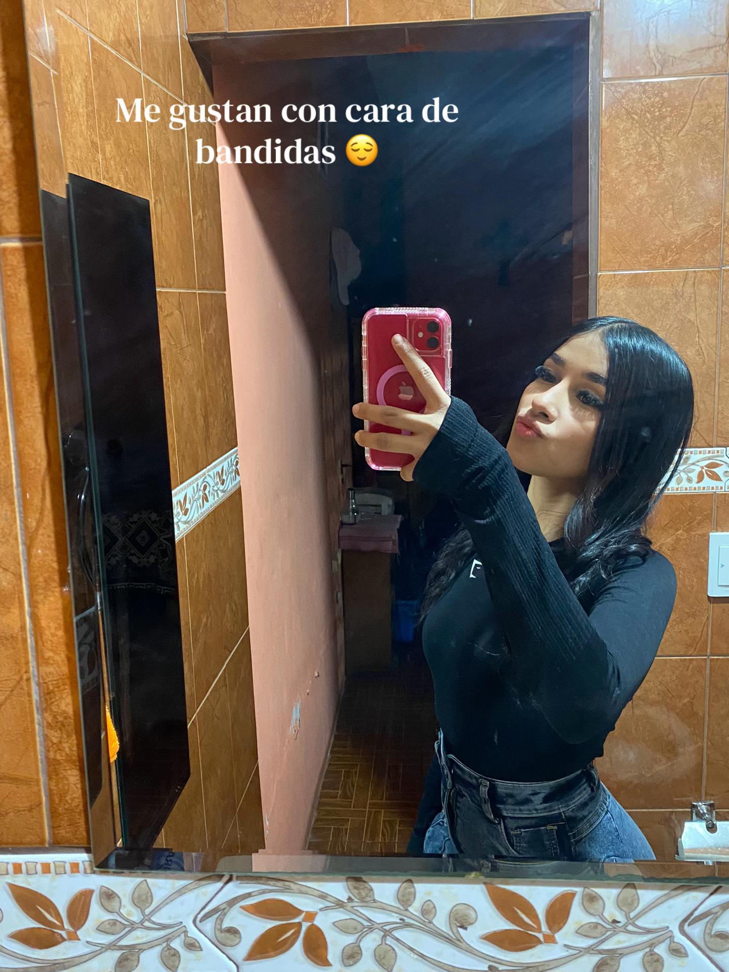 @🫦
