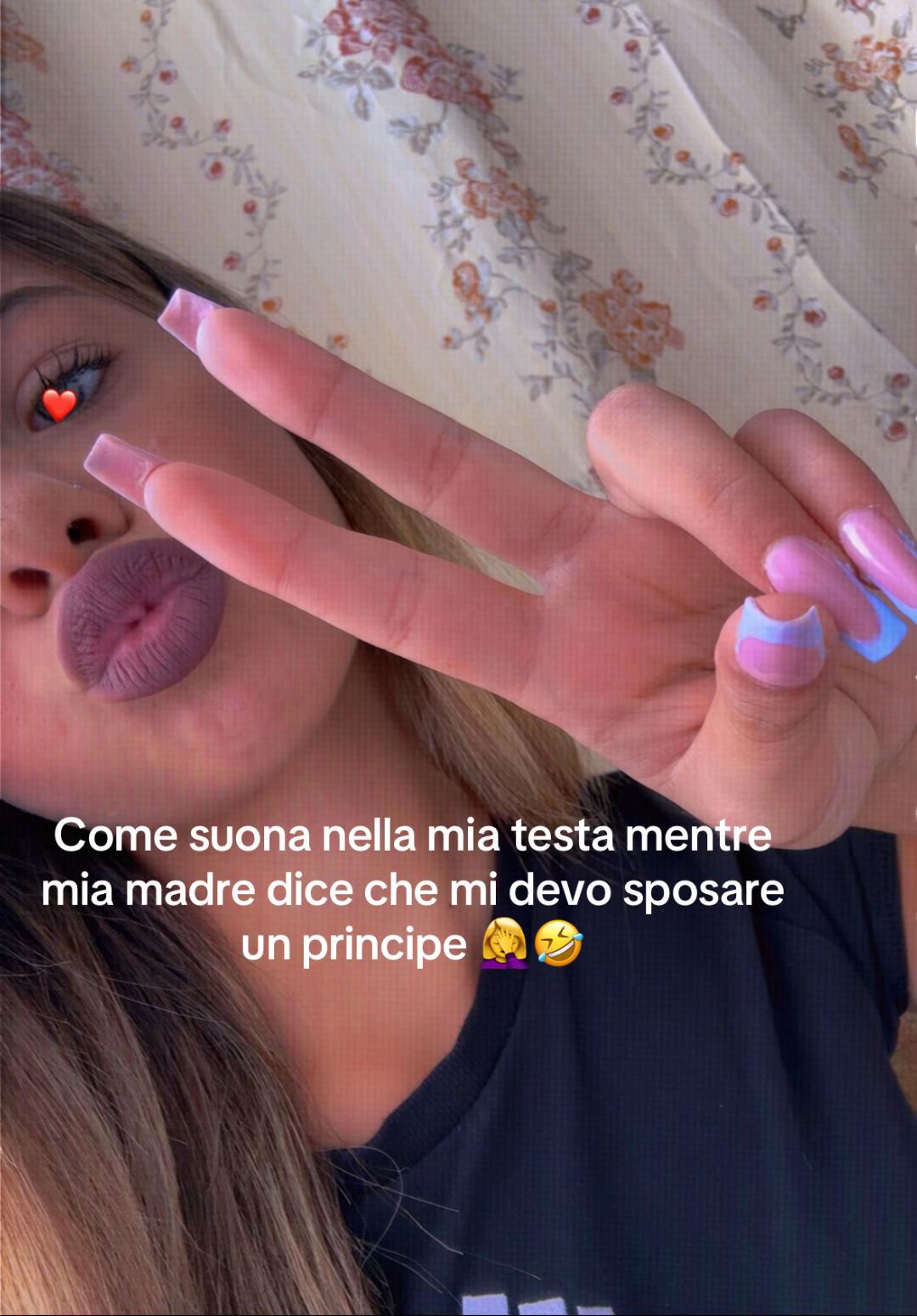 @𝓜🩷🤍