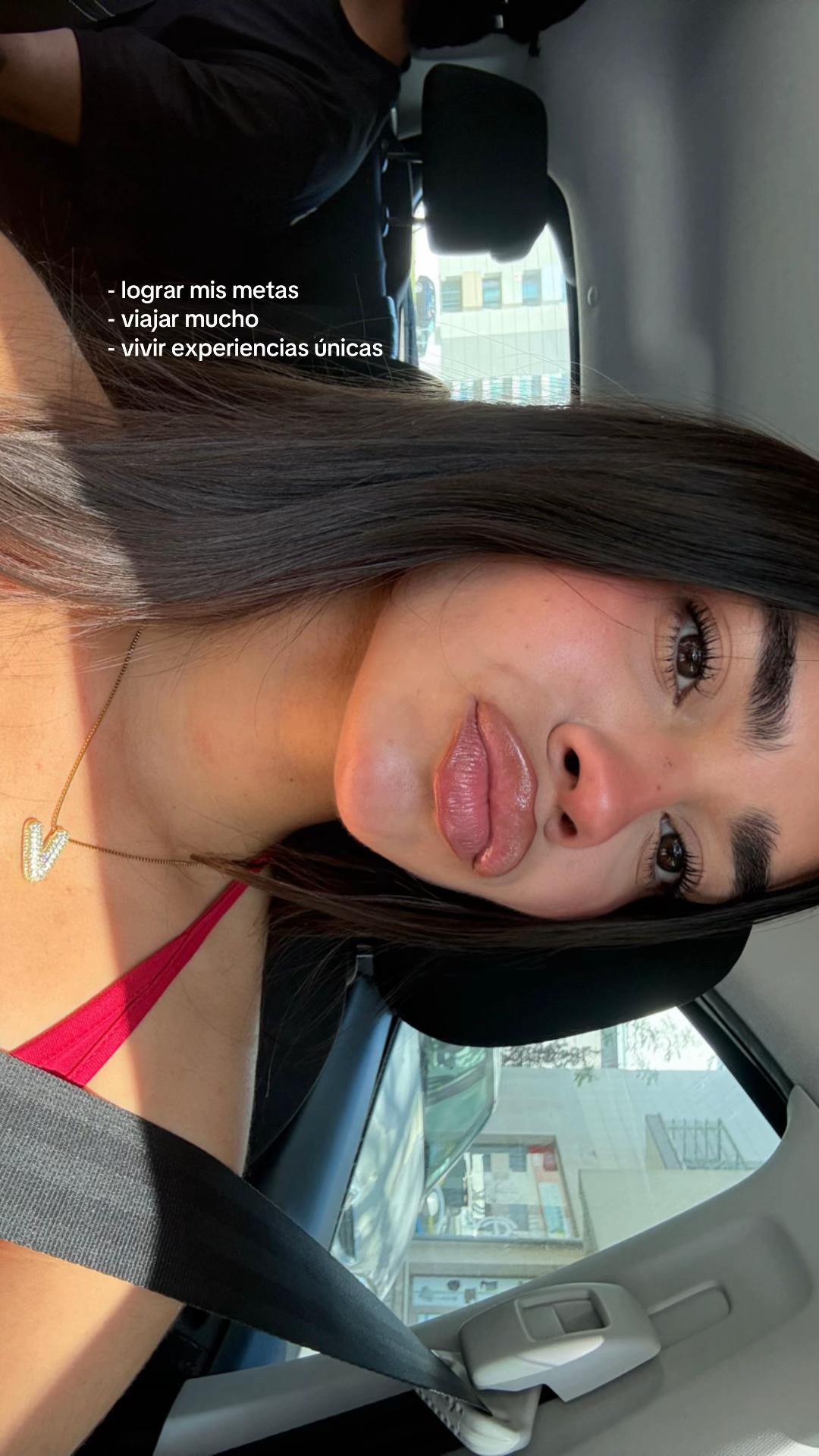@vanegranadilloo