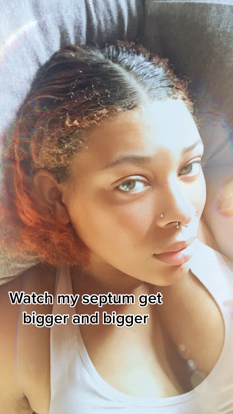 @_gothiclown_