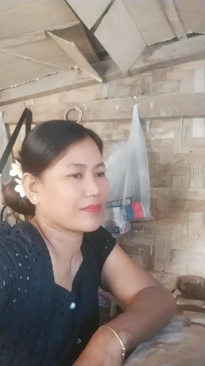 @မိုးမိုးအောင်