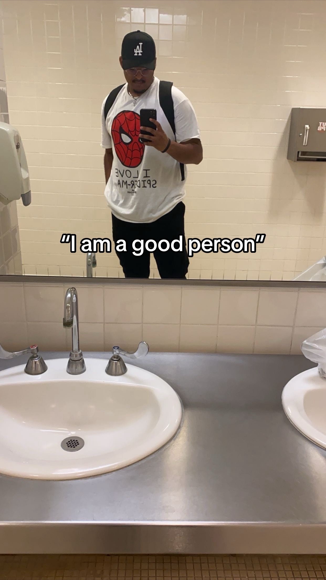 @Oved Cruz