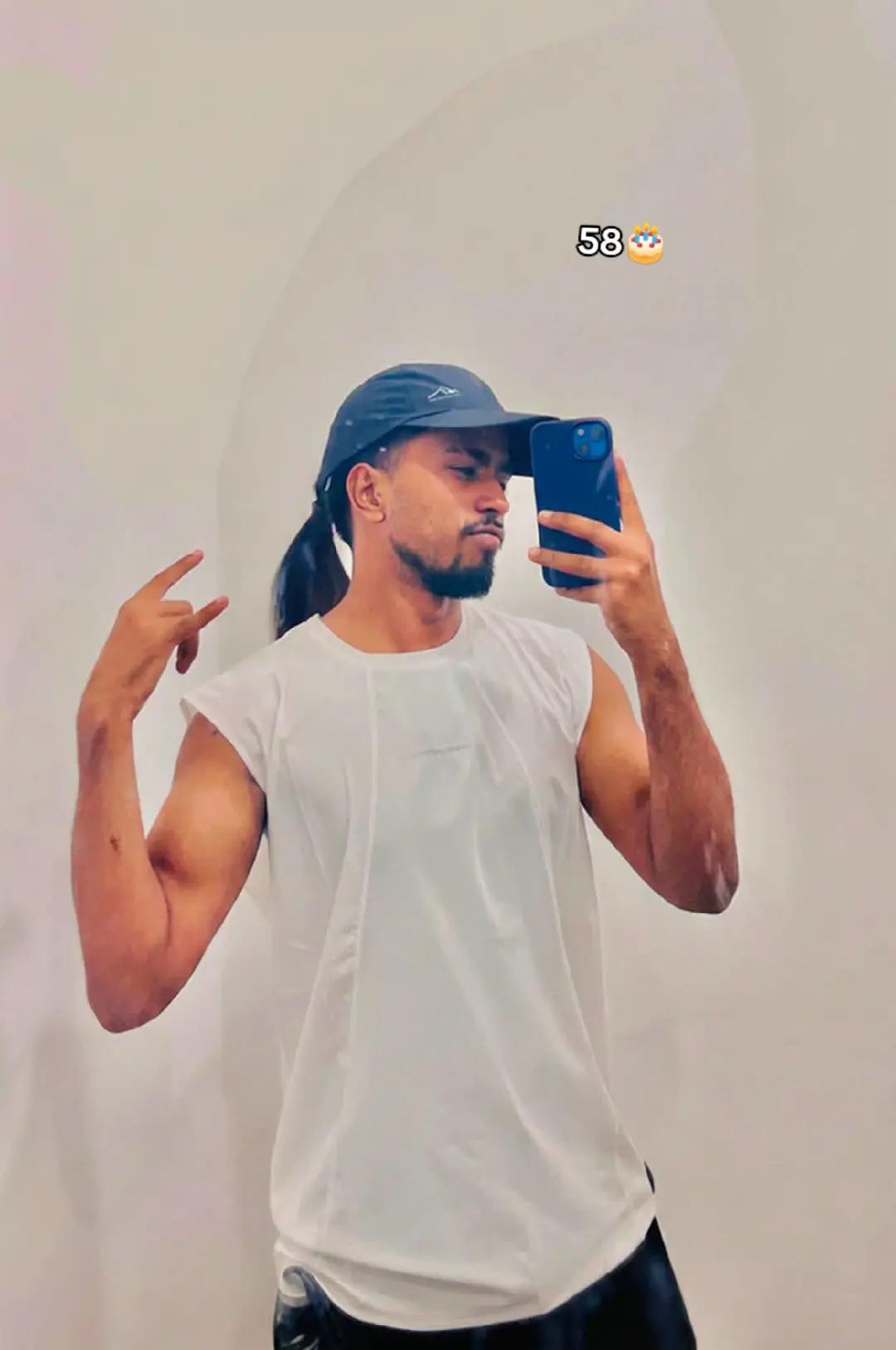 @itslakshika.Maduwantha