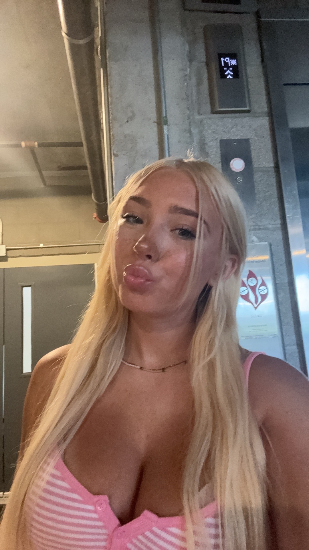 @zoejriserr