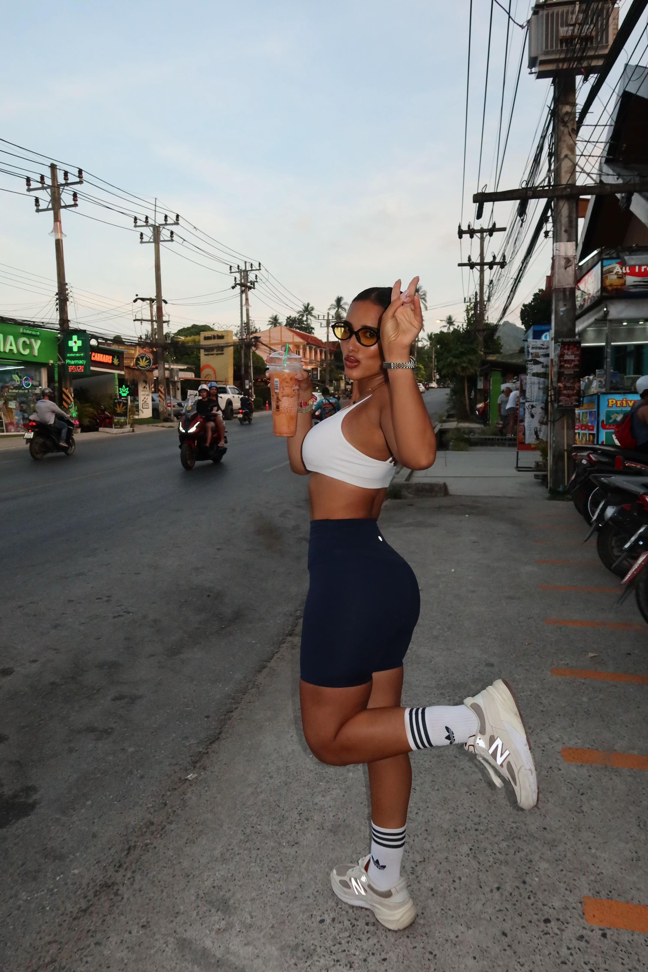 @Moonay
