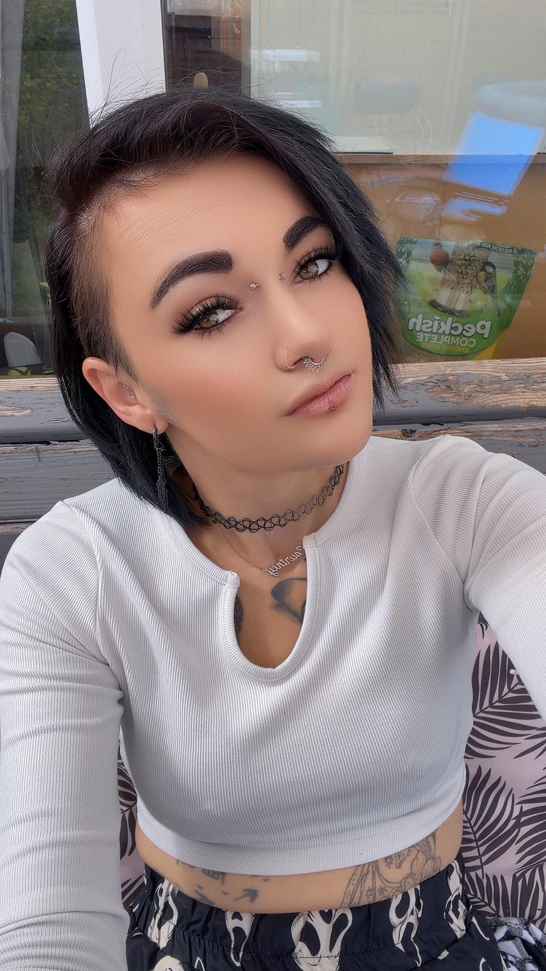 @𝓕𝓮𝓻𝓪𝓵 𝓹𝓲𝔁𝓲𝓮𝓮𝓮