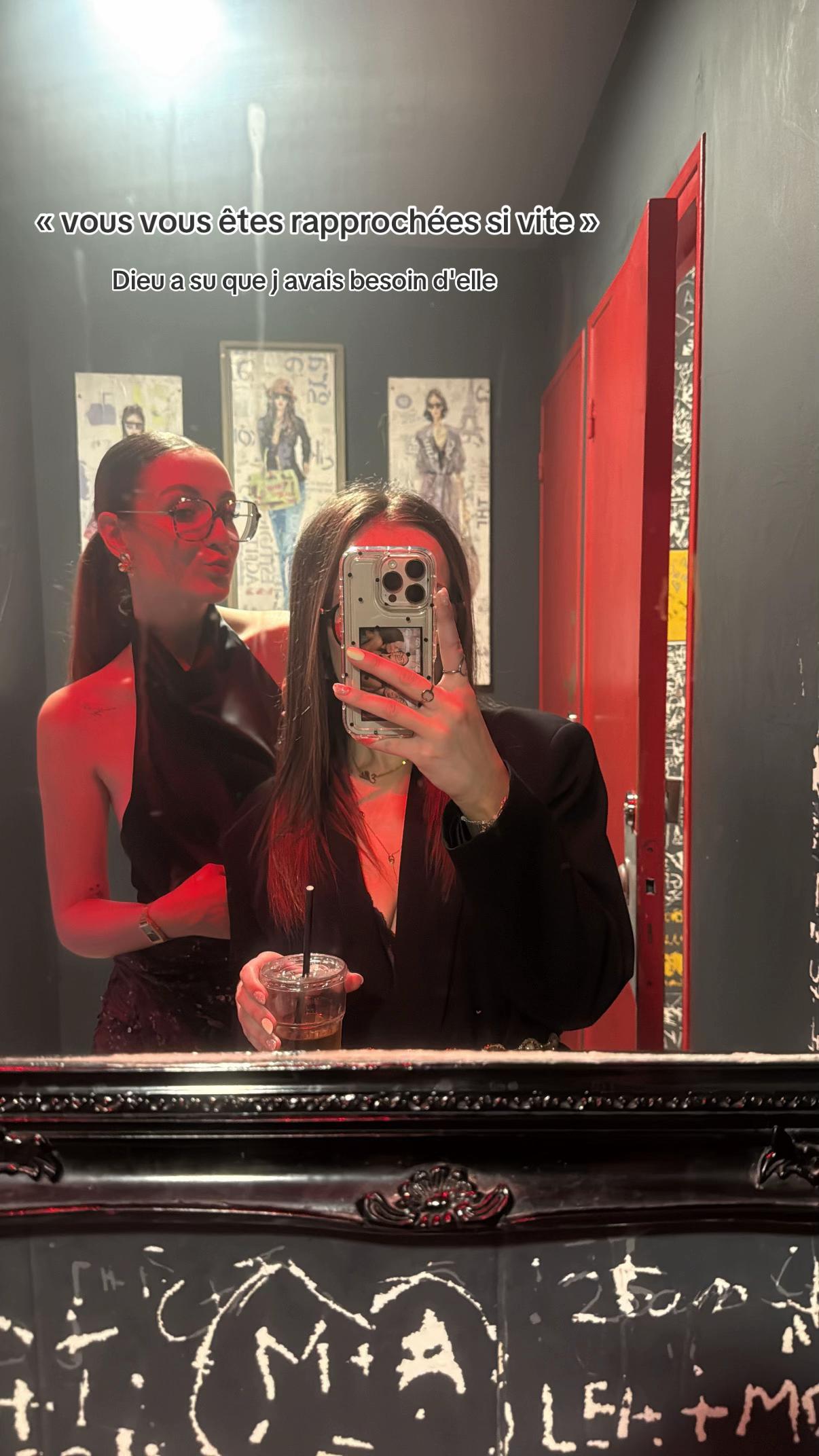 @Ella🦋