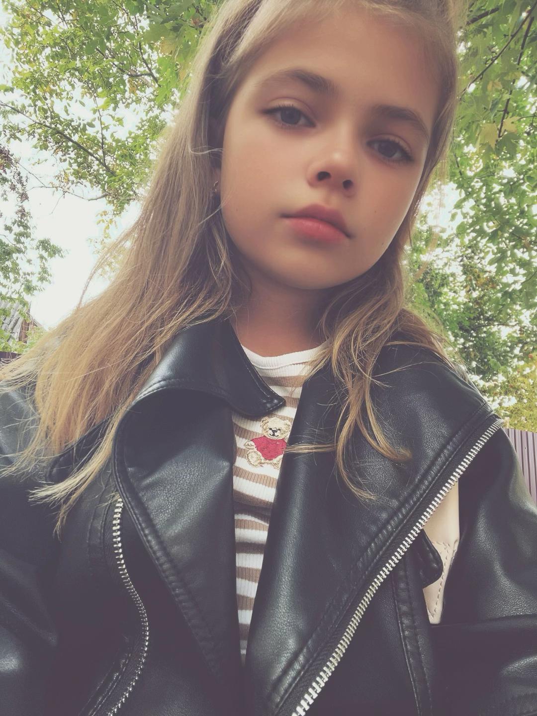 @Анютка шафлка 💖💗