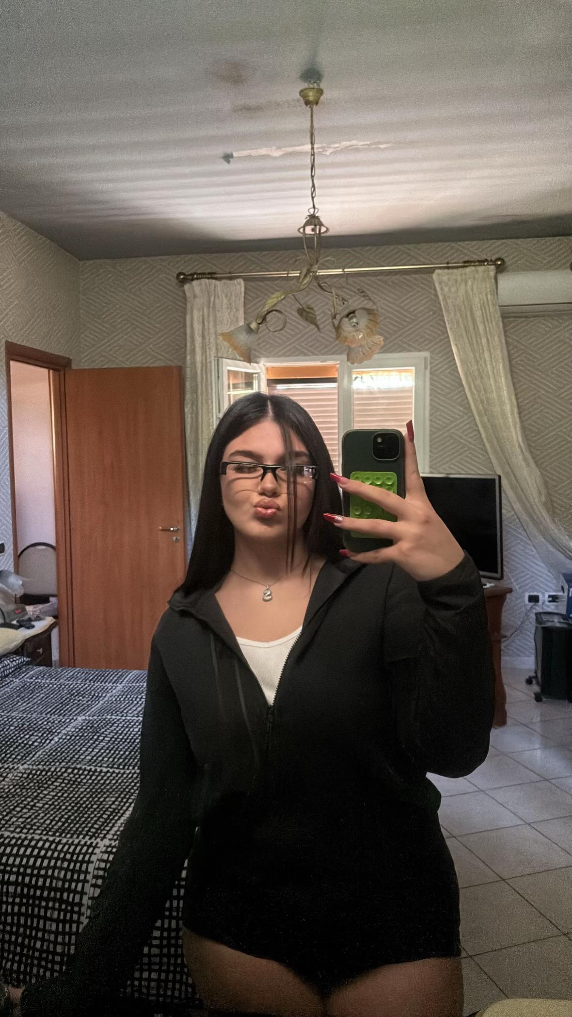@Sarettaspam