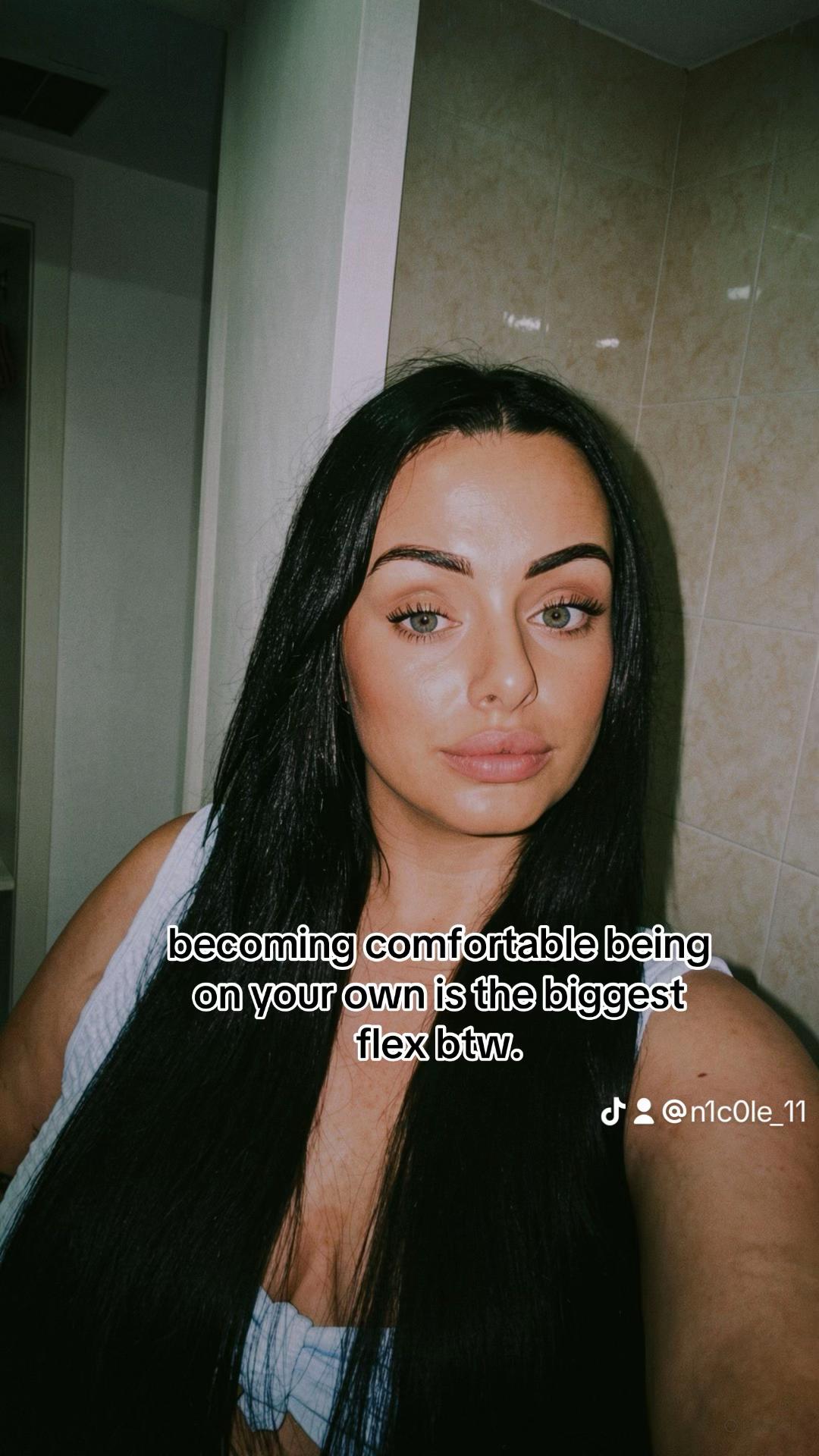 @Nicole🖤