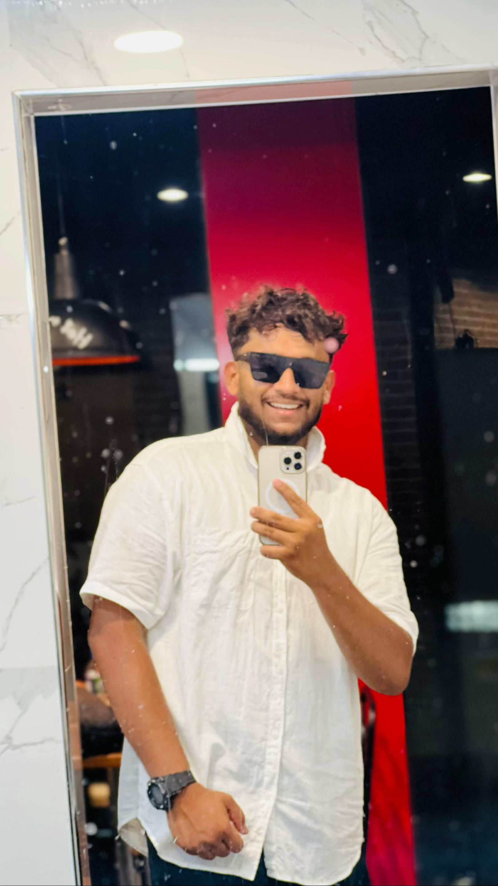 @Ravii⚓️🇱🇰