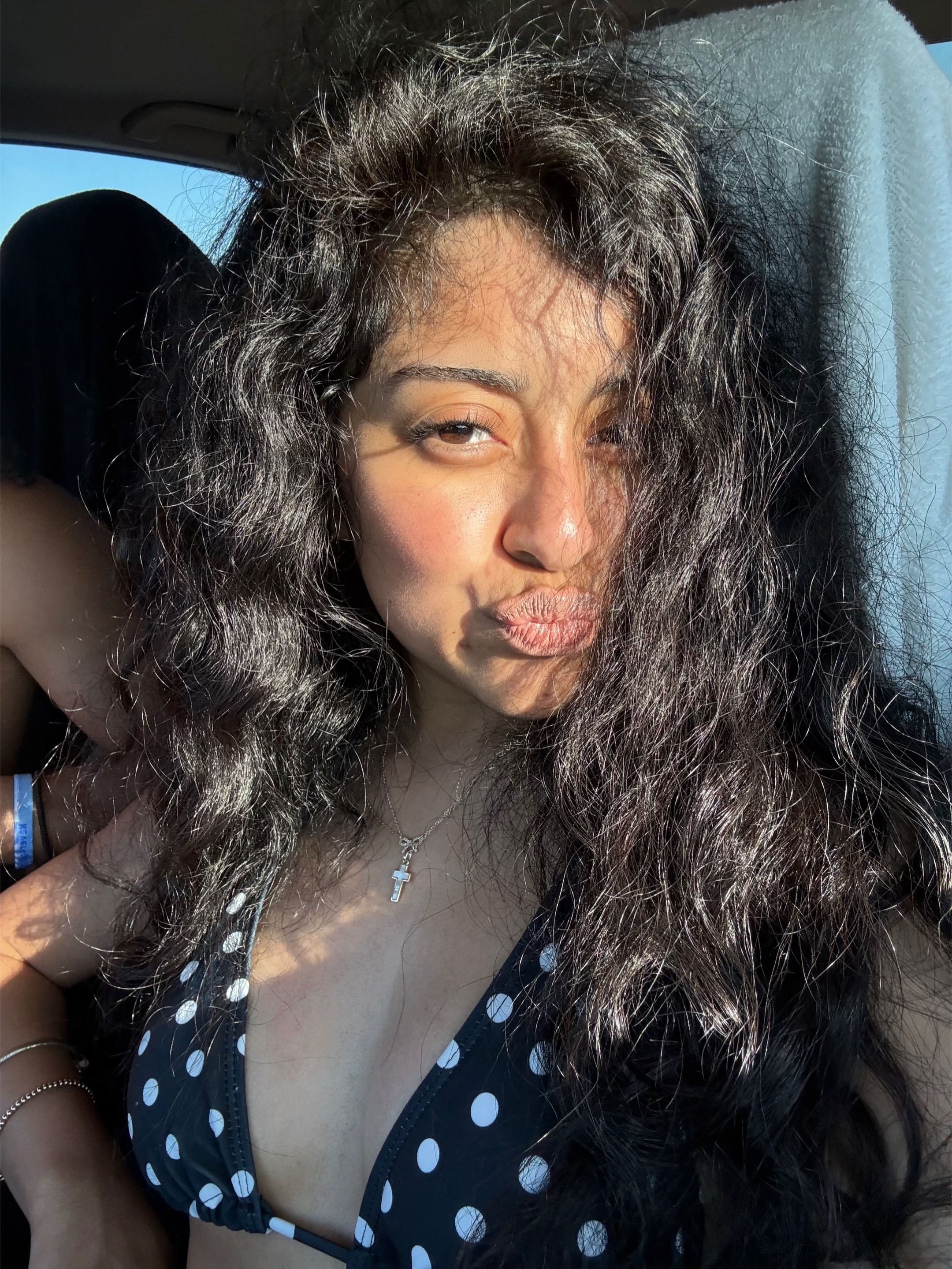@yaneli
