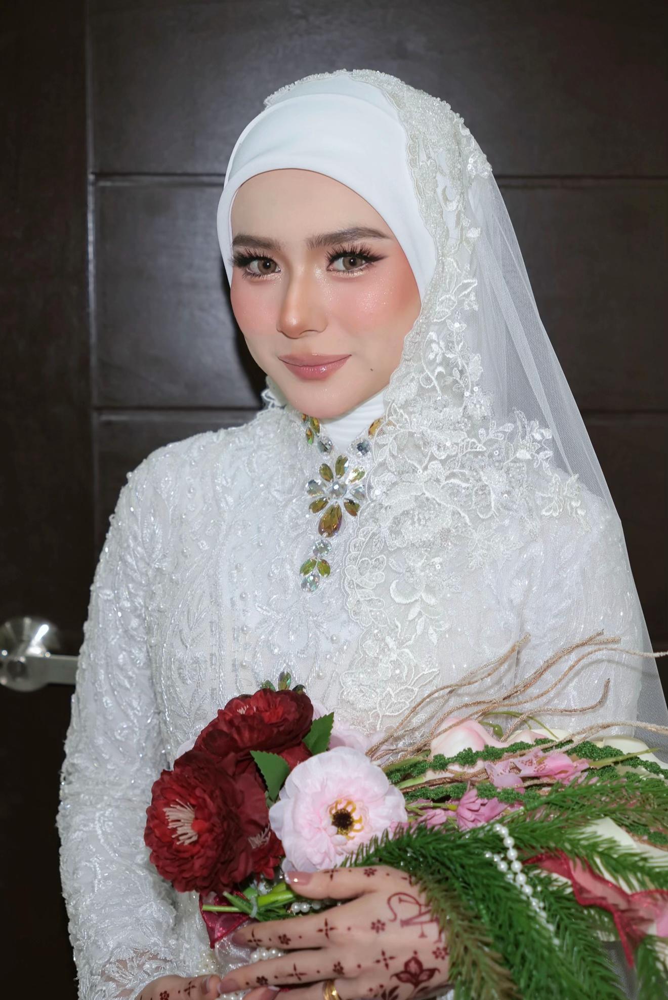 @Azzy_Syazlieyn