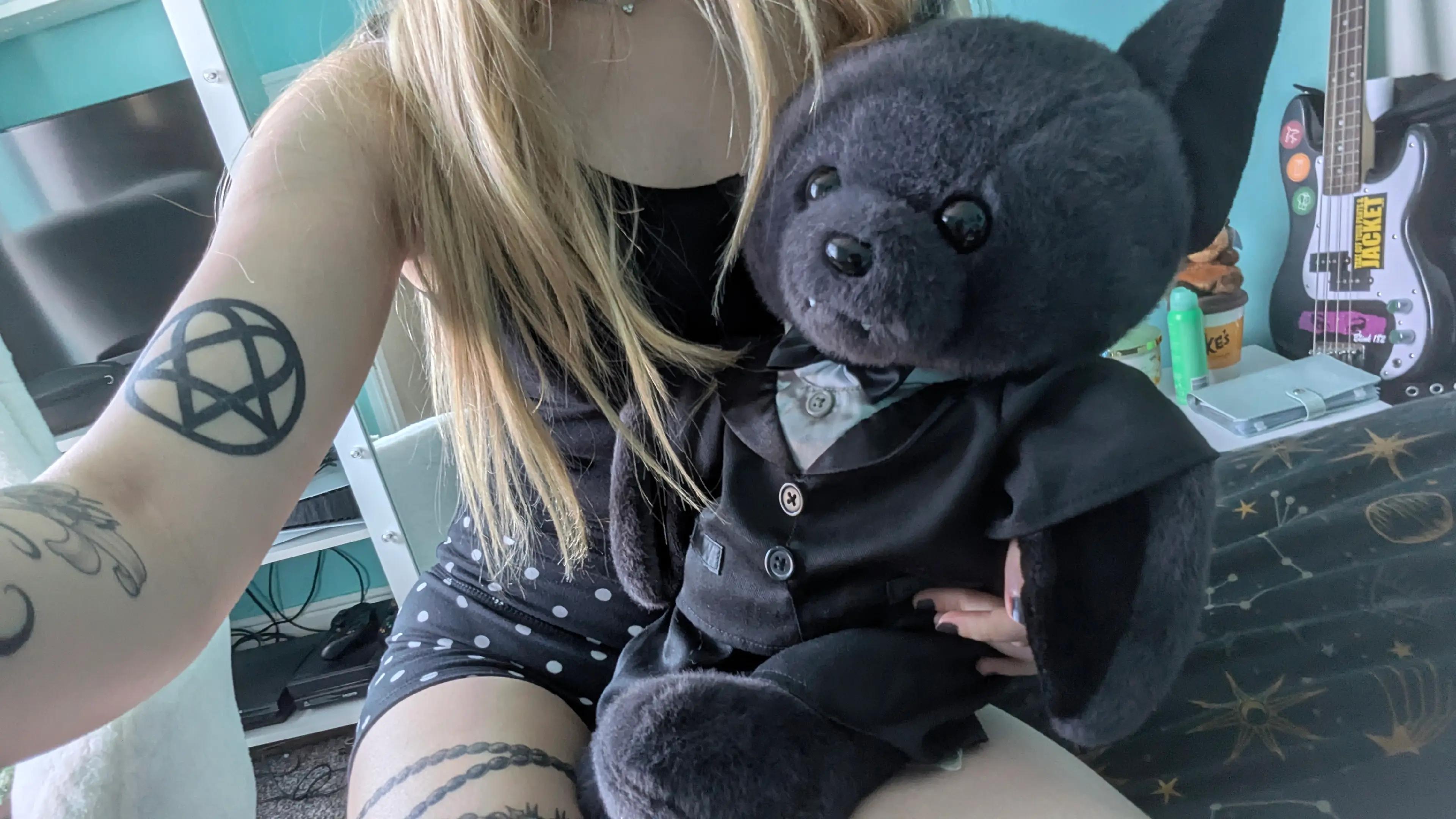 @<3