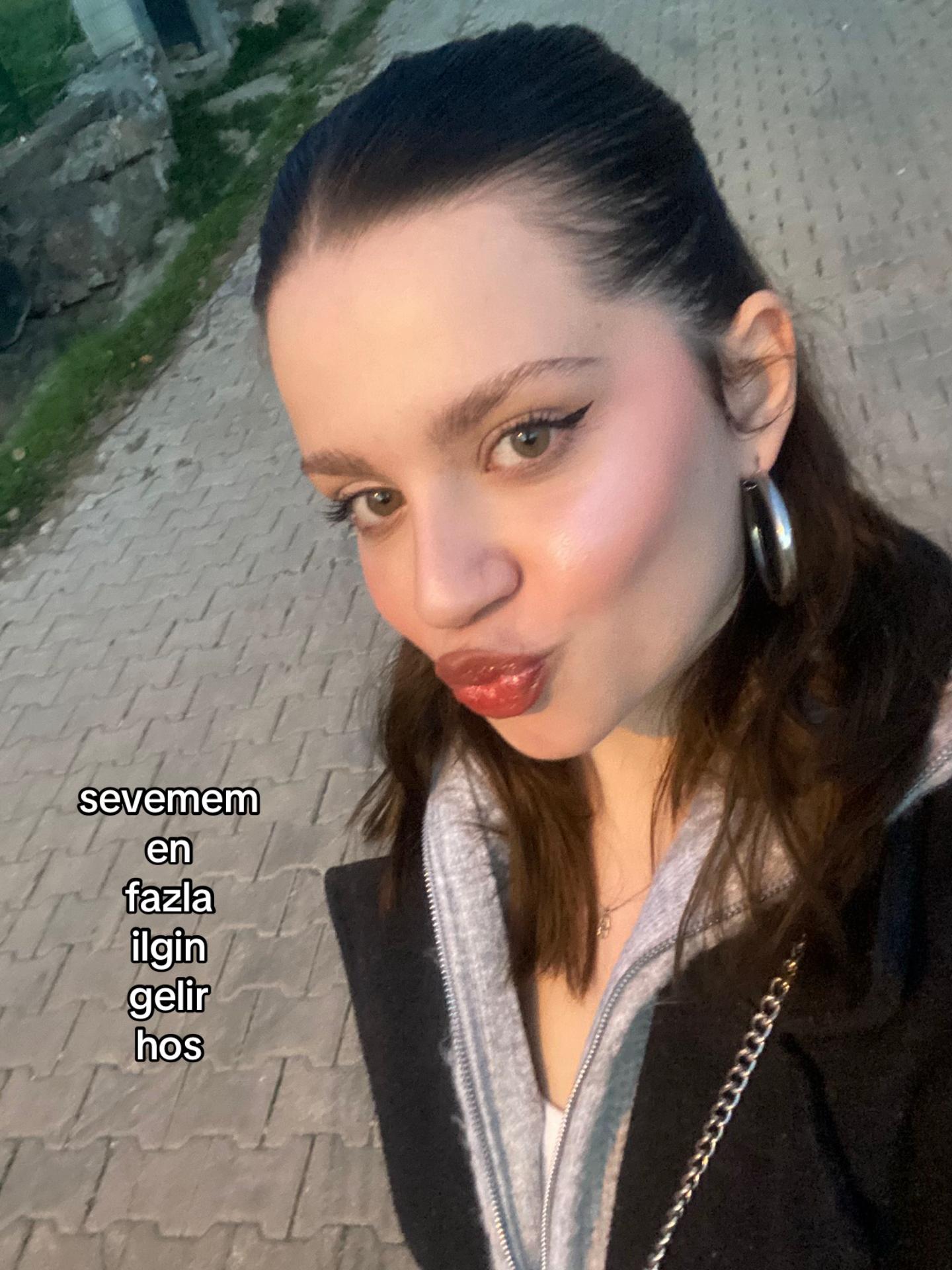 @ceyda💅🏻🩷🫧