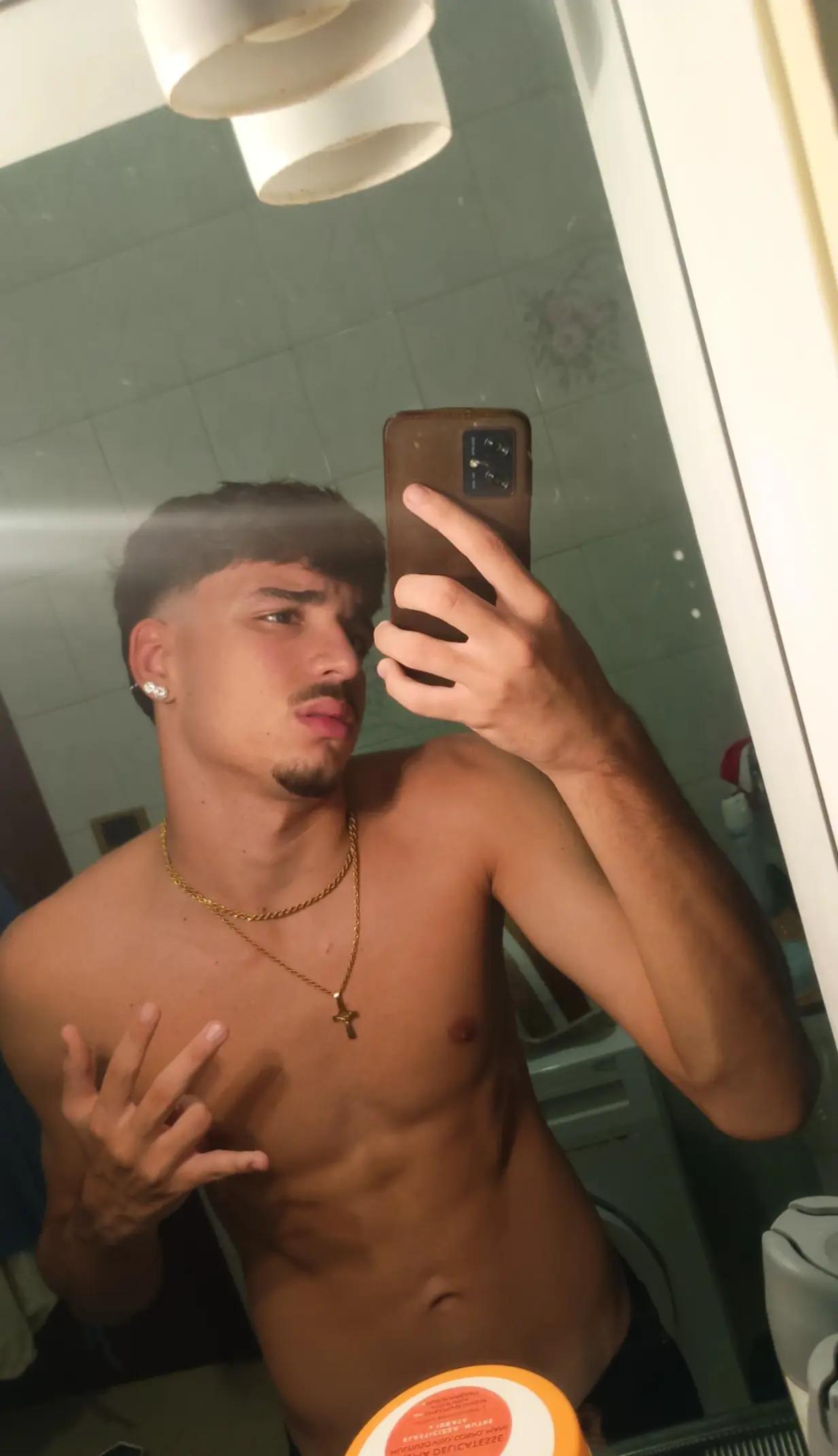 @4🧱
